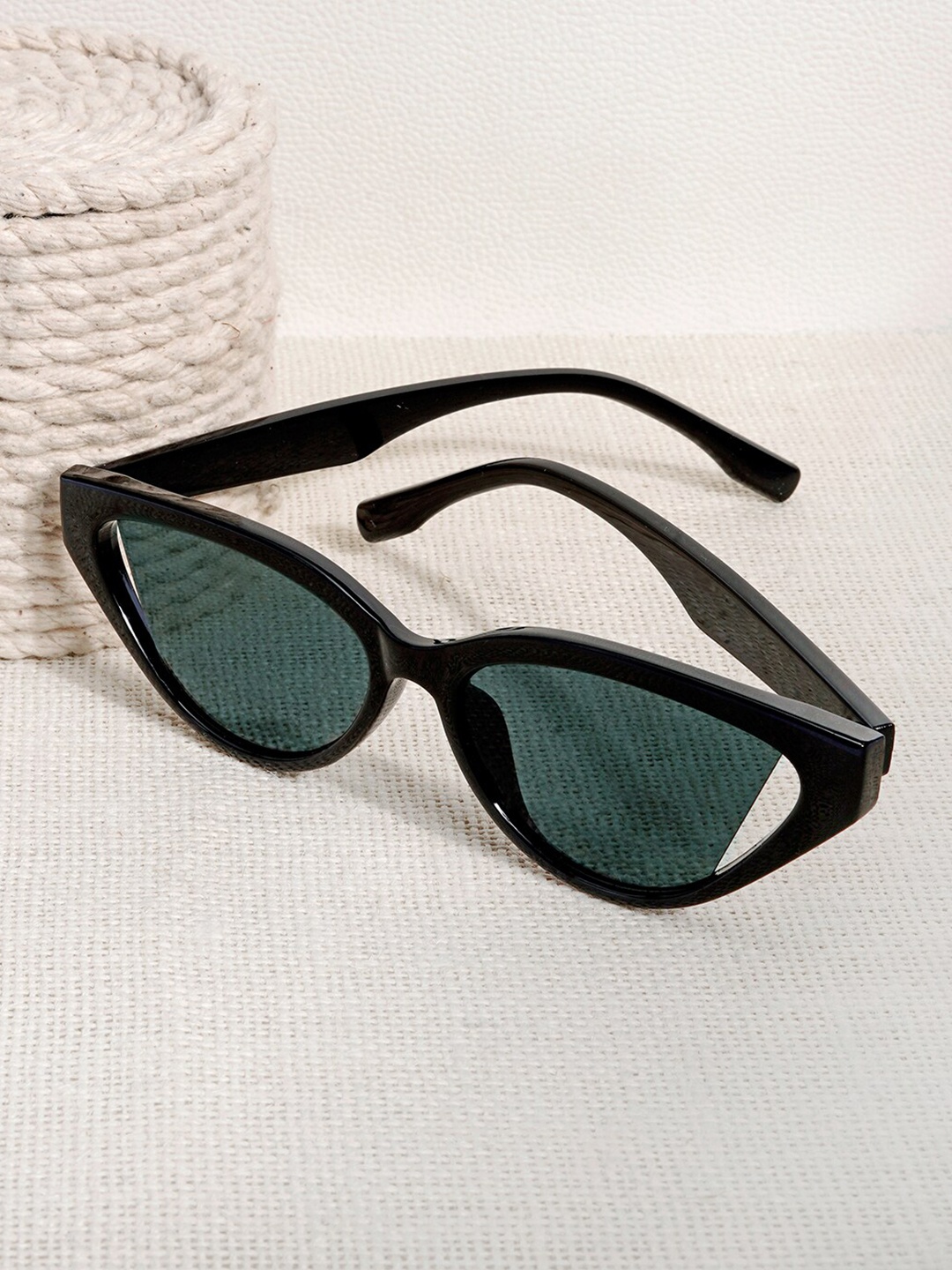 

JOKER & WITCH Women Cateye Sunglasses with UV Protected Lens JWSG160, Black