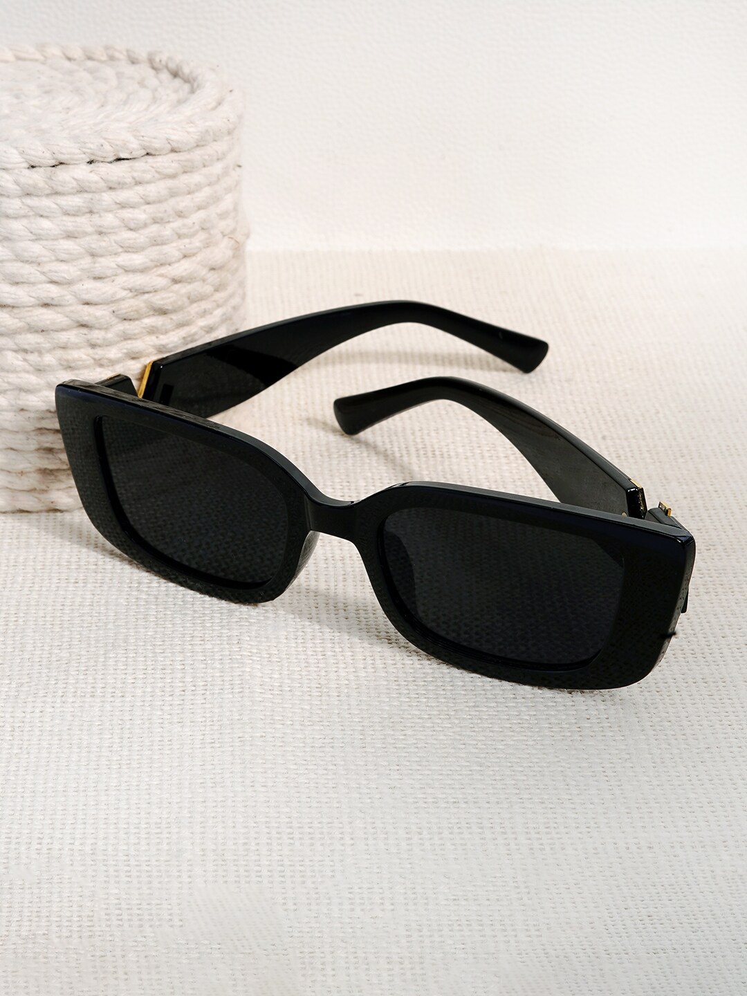 

JOKER & WITCH Women Rectangular Sunglasses With UV Protected Lens JWSG68, Black