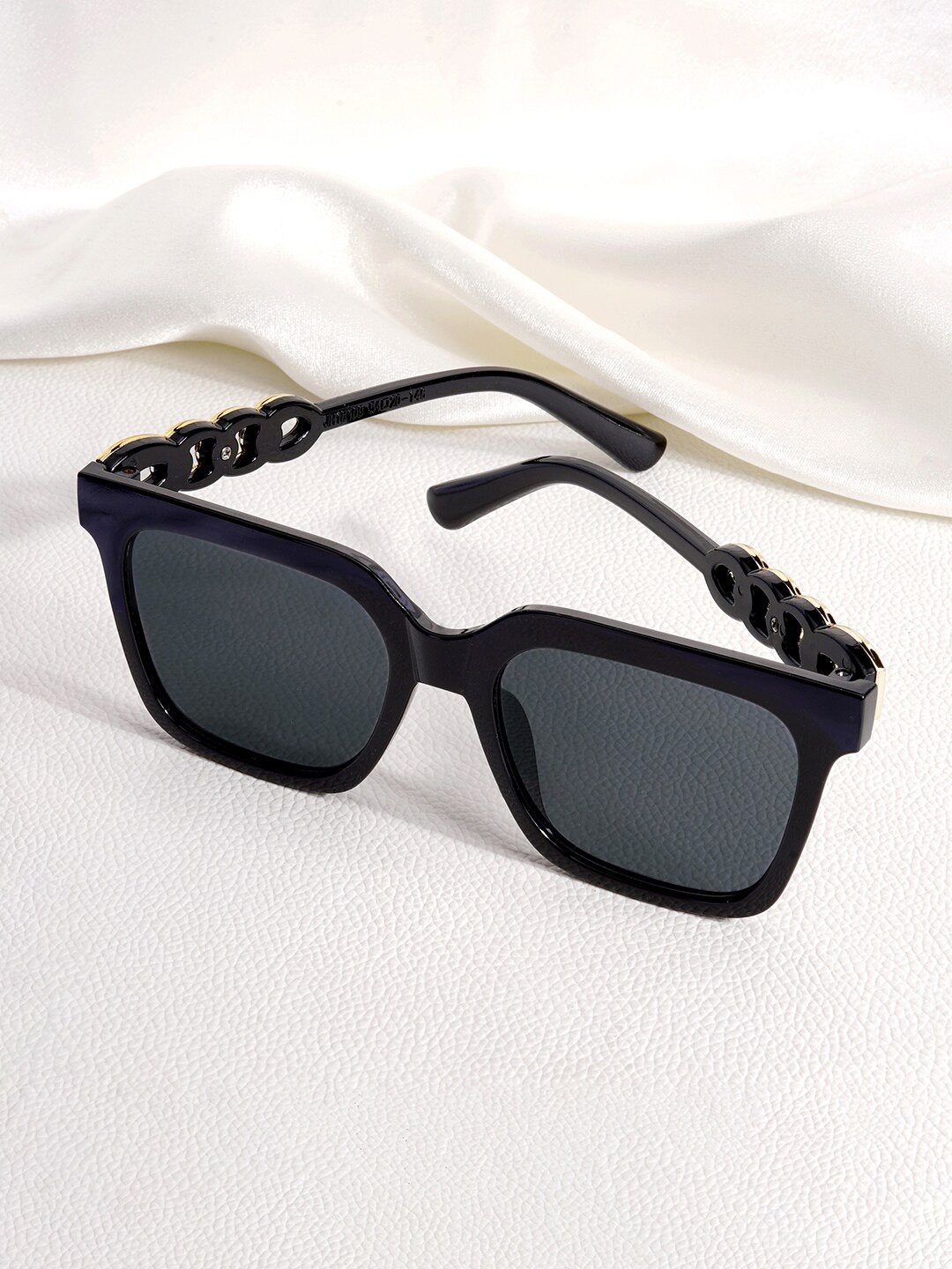 

JOKER & WITCH Women Square Sunglasses with UV Protected Lens JWSG48, Black