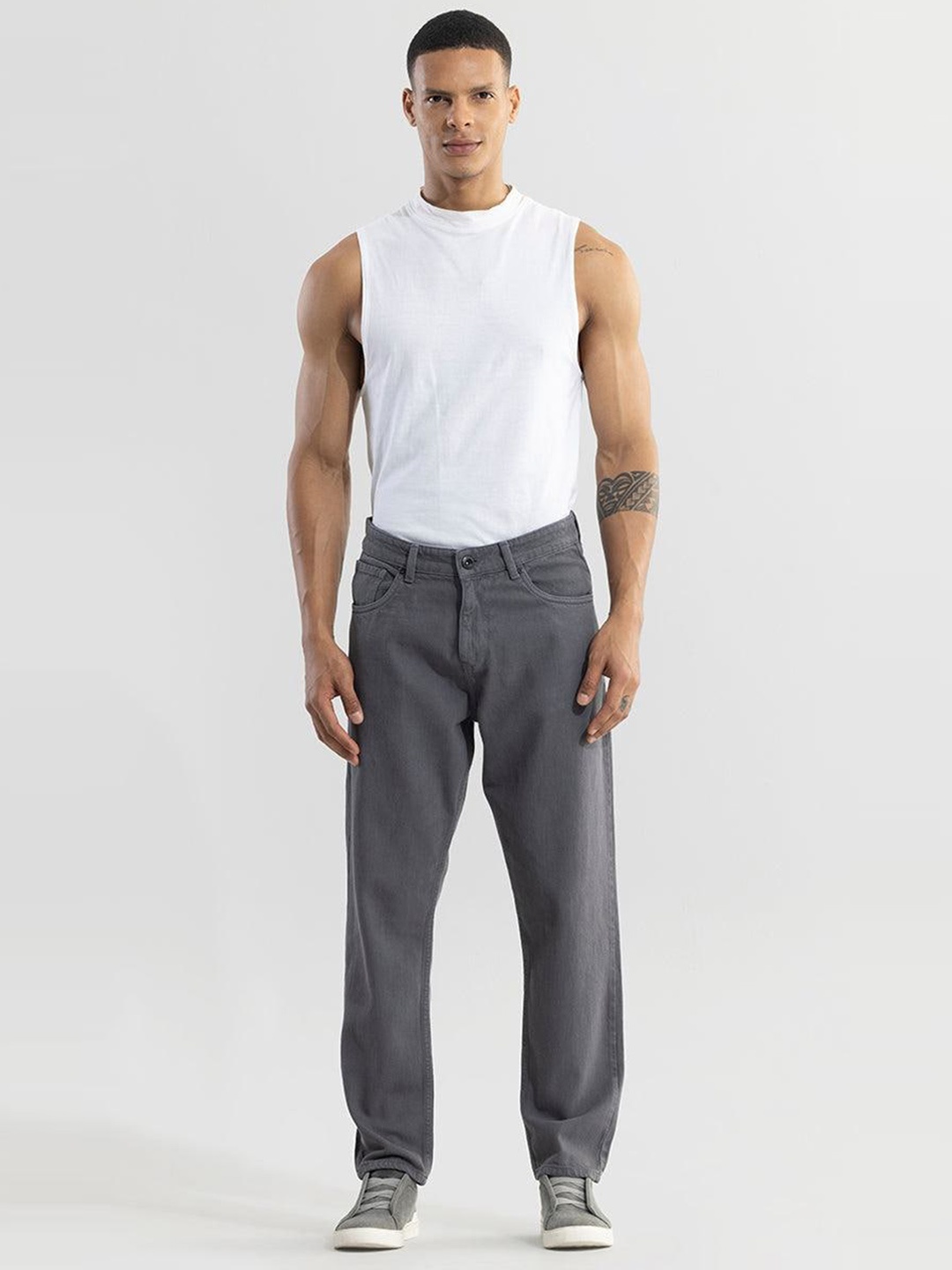 

Snitch Men Mid-Rise Baggy Fit Wide Leg Clean Look Cotton Jeans, Grey