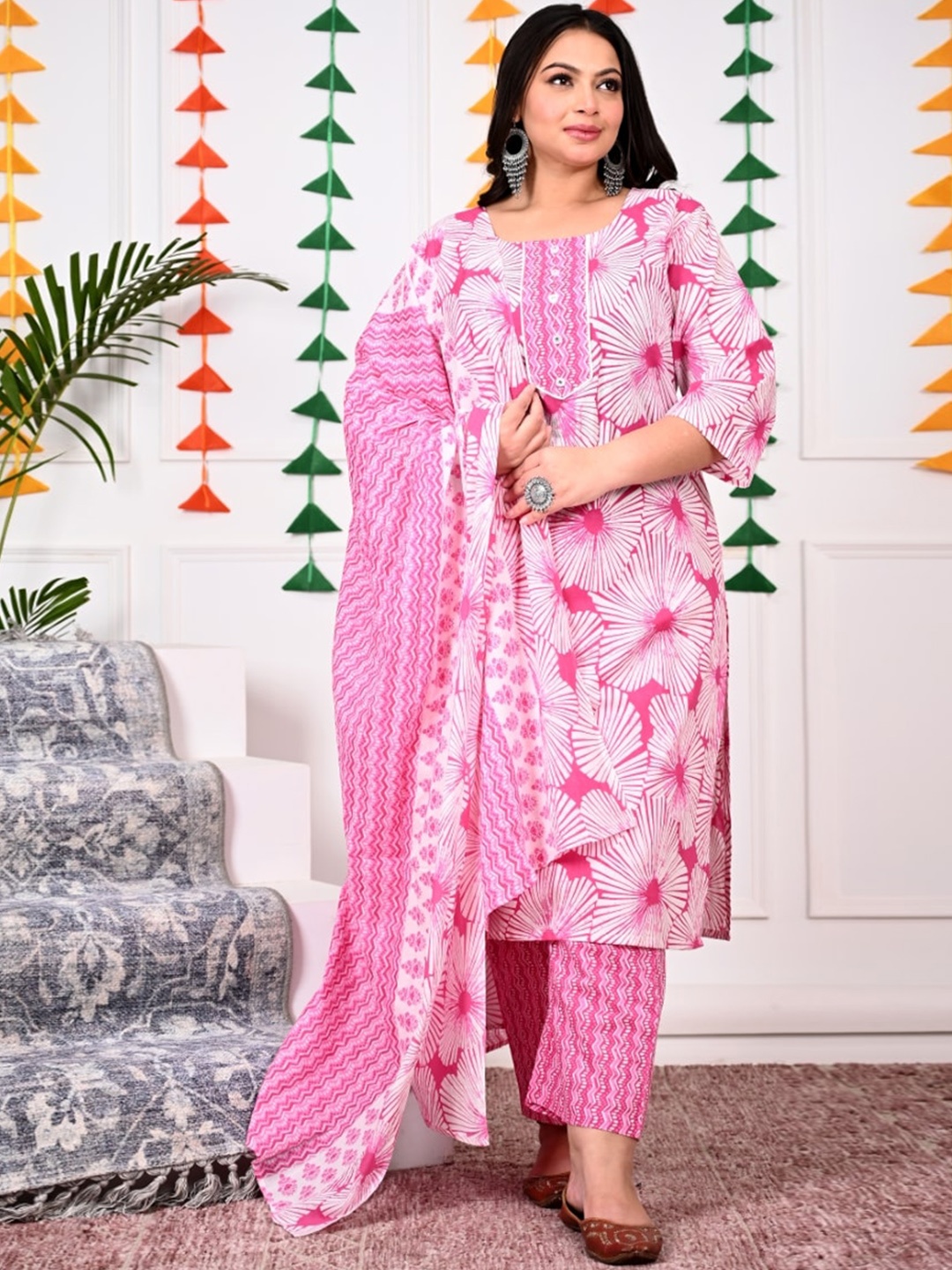 

Swasti Plus Size Floral Printed Regular Pure Cotton Kurta with Trousers & Dupatta, Pink