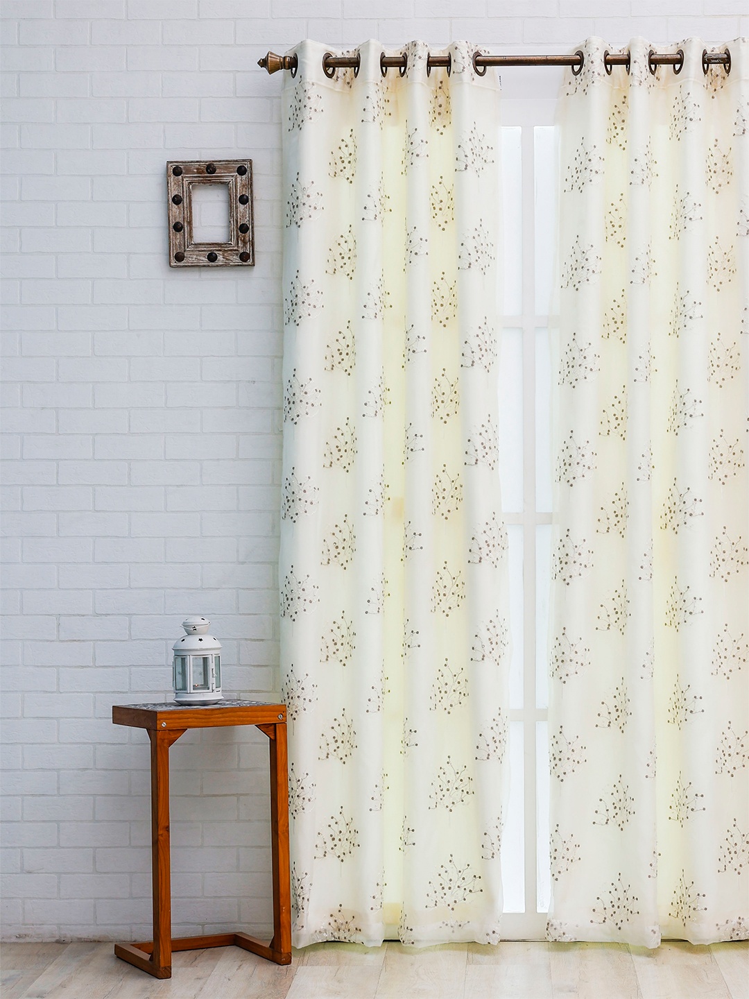 

Ariana Beige & Off White Floral Black Out Window Curtain