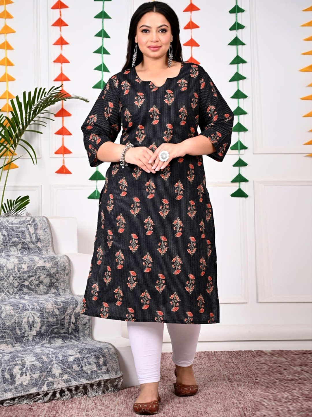 

Swasti Plus Size Floral Printed Round Neck Straight Kurta, Black