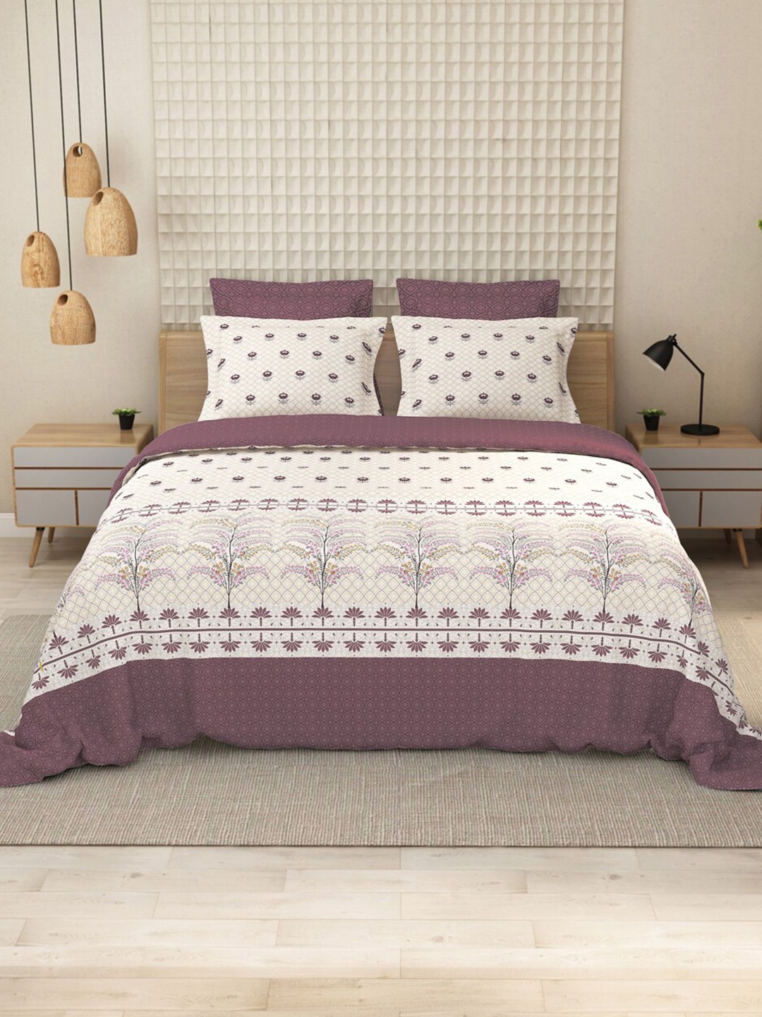 LABHAM Magenta & Off Wite Floral Printed Cotton 144 TC King Bedsheet With 2 Pillow Covers
