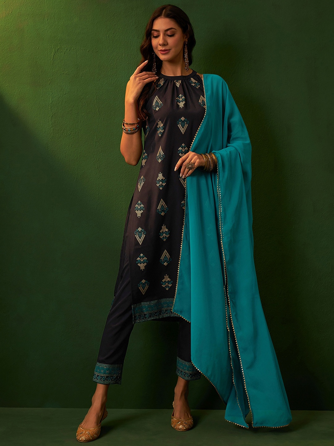 

Sangria Printed Straight Kurta With Trouser & Dupatta Set, Navy blue