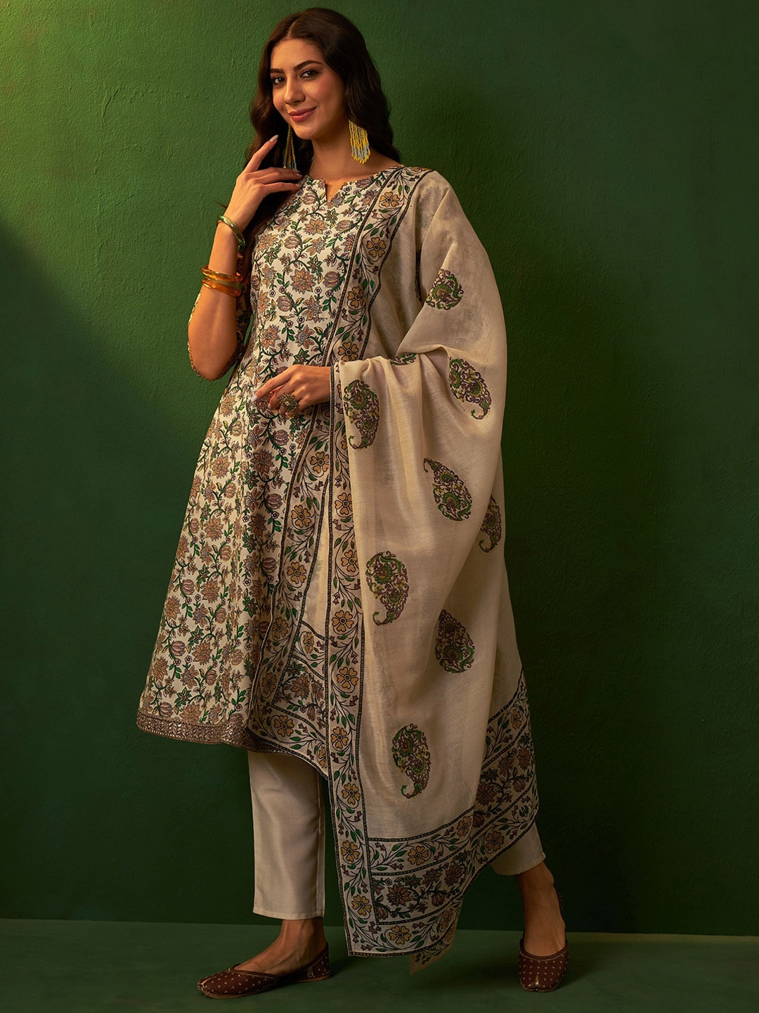 

Sangria Printed Kurta Trousers & Dupatta Set, Cream