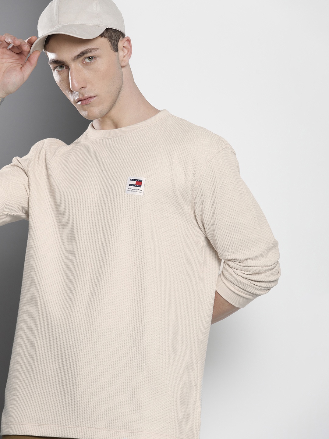 

Tommy Hilfiger Long Sleeves Self Design T-shirt, Beige