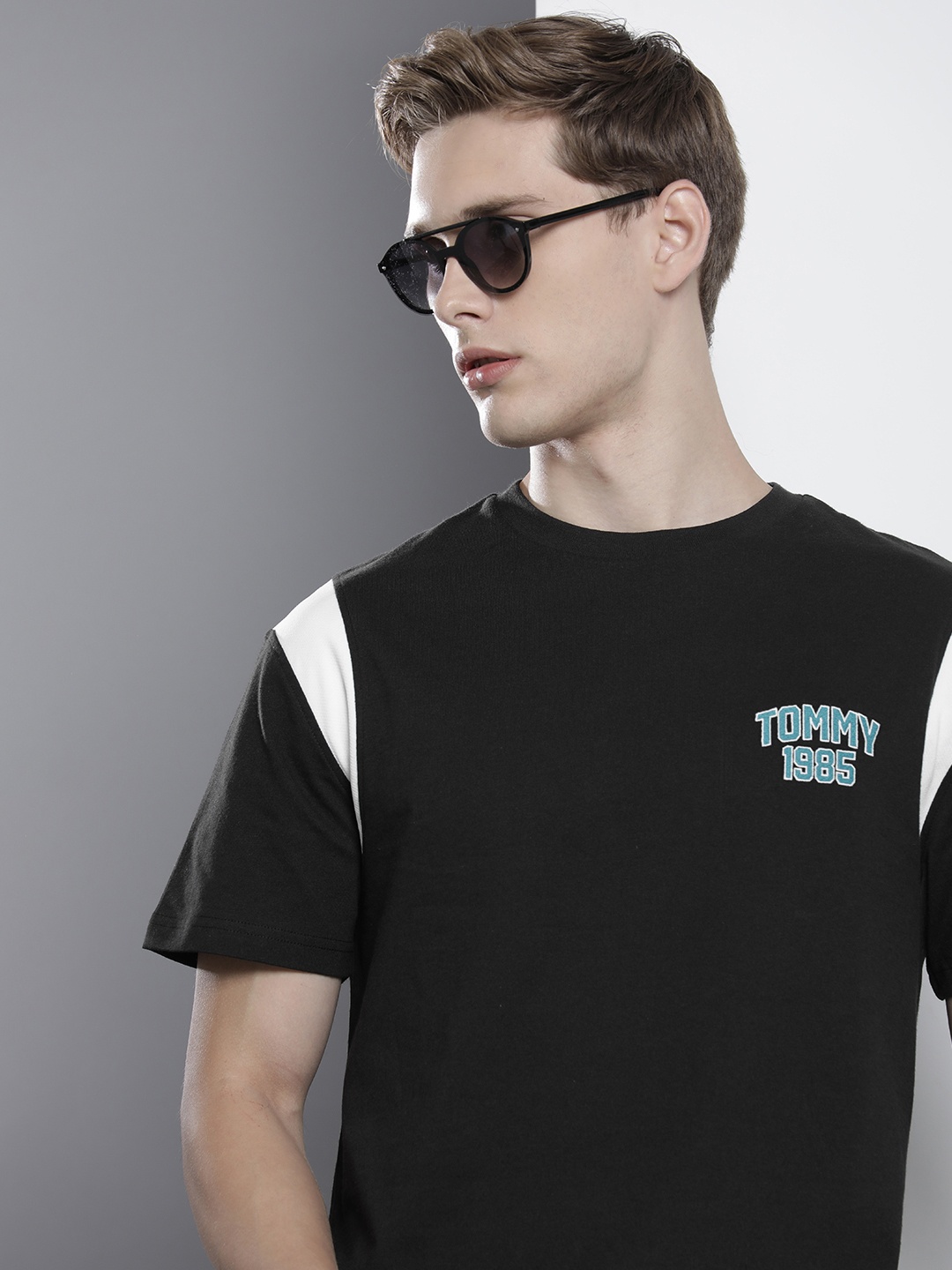 

Tommy Hilfiger Pure Cotton Brand Logo Embroidered Casual T-shirt, Black