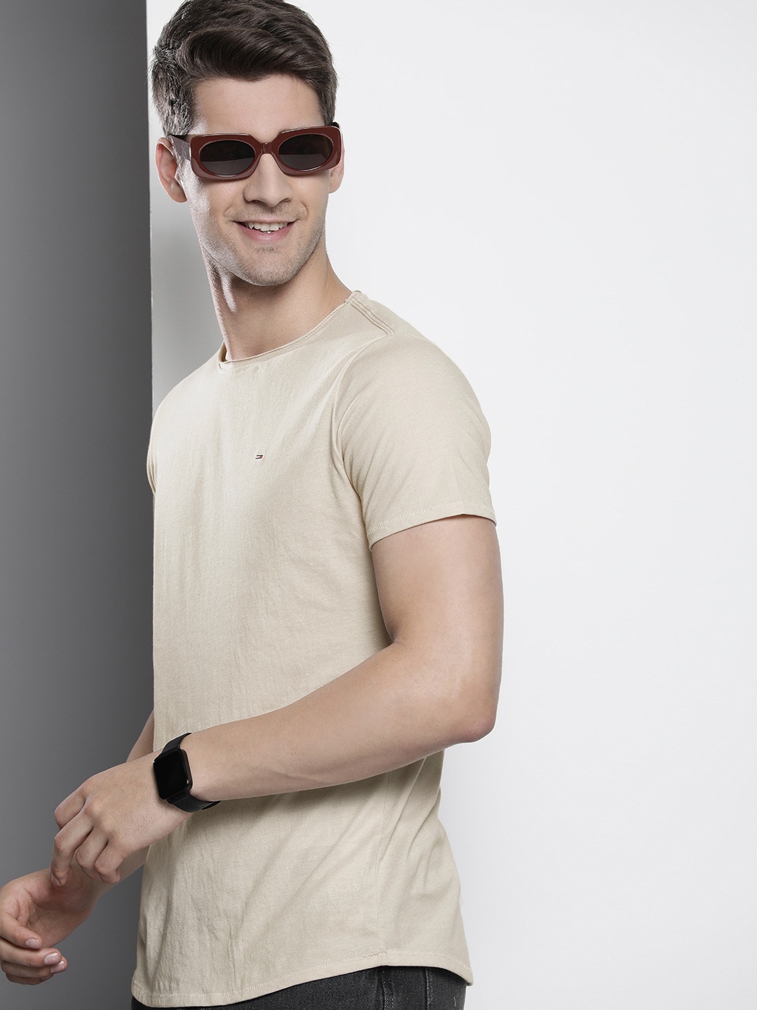 

Tommy Hilfiger Men Pure Cotton Slim Fit T-shirt, Beige