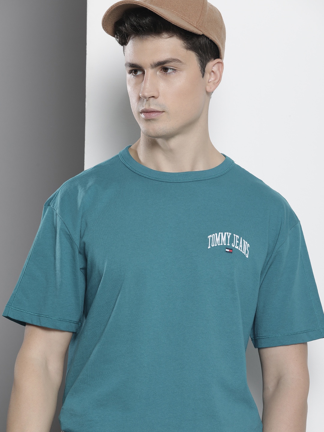 

Tommy Hilfiger Brand Logo Embroidered Drop-Shoulder Sleeves Pure Cotton T-shirt, Teal