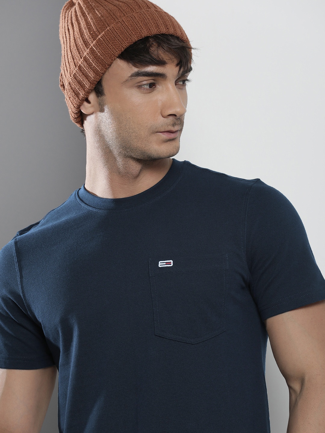 

Tommy Hilfiger Men Pure Cotton Slim Fit T-shirt, Navy blue