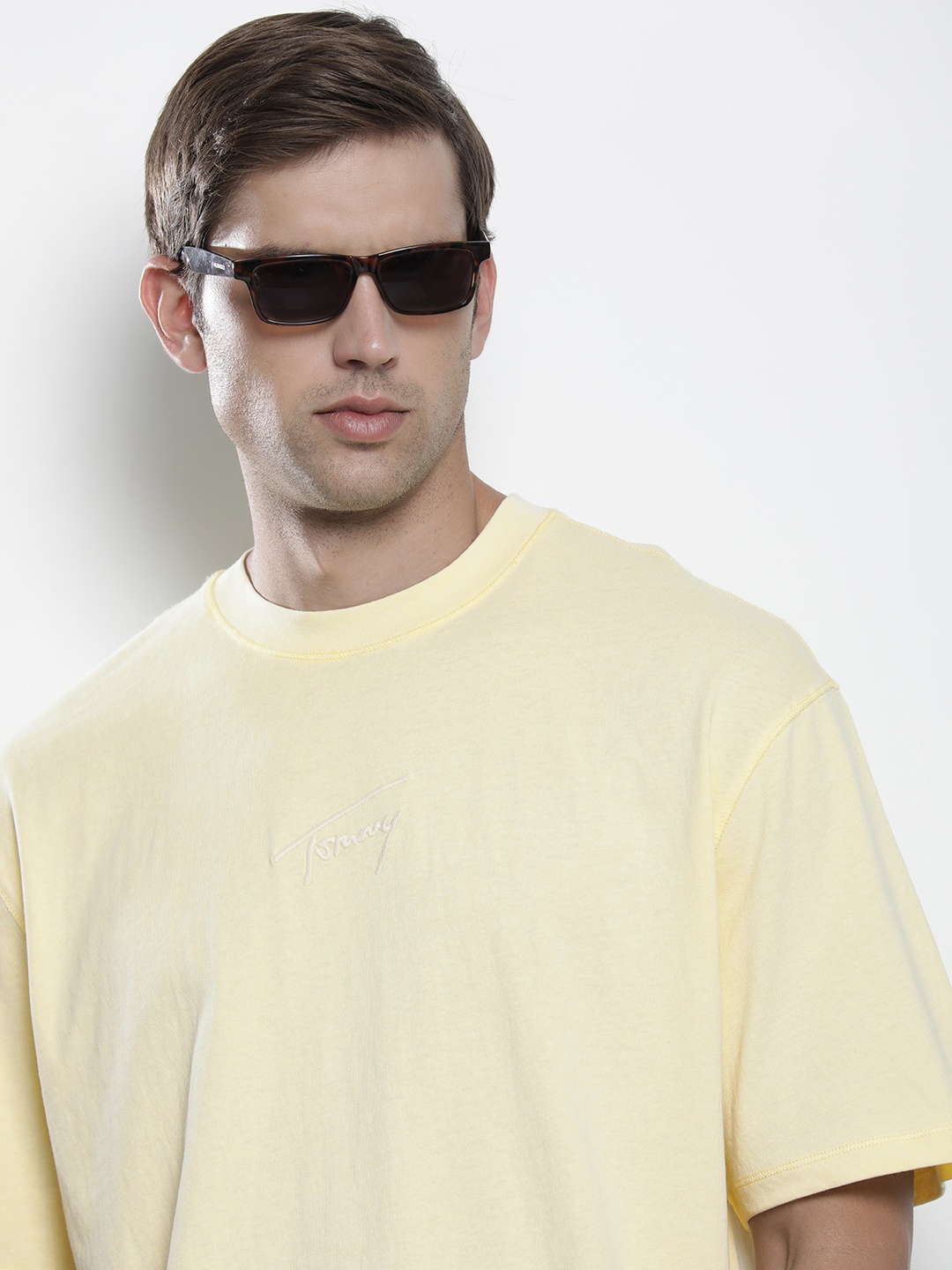 

Tommy Hilfiger Men Pure Cotton Oversized T-shirt, Yellow