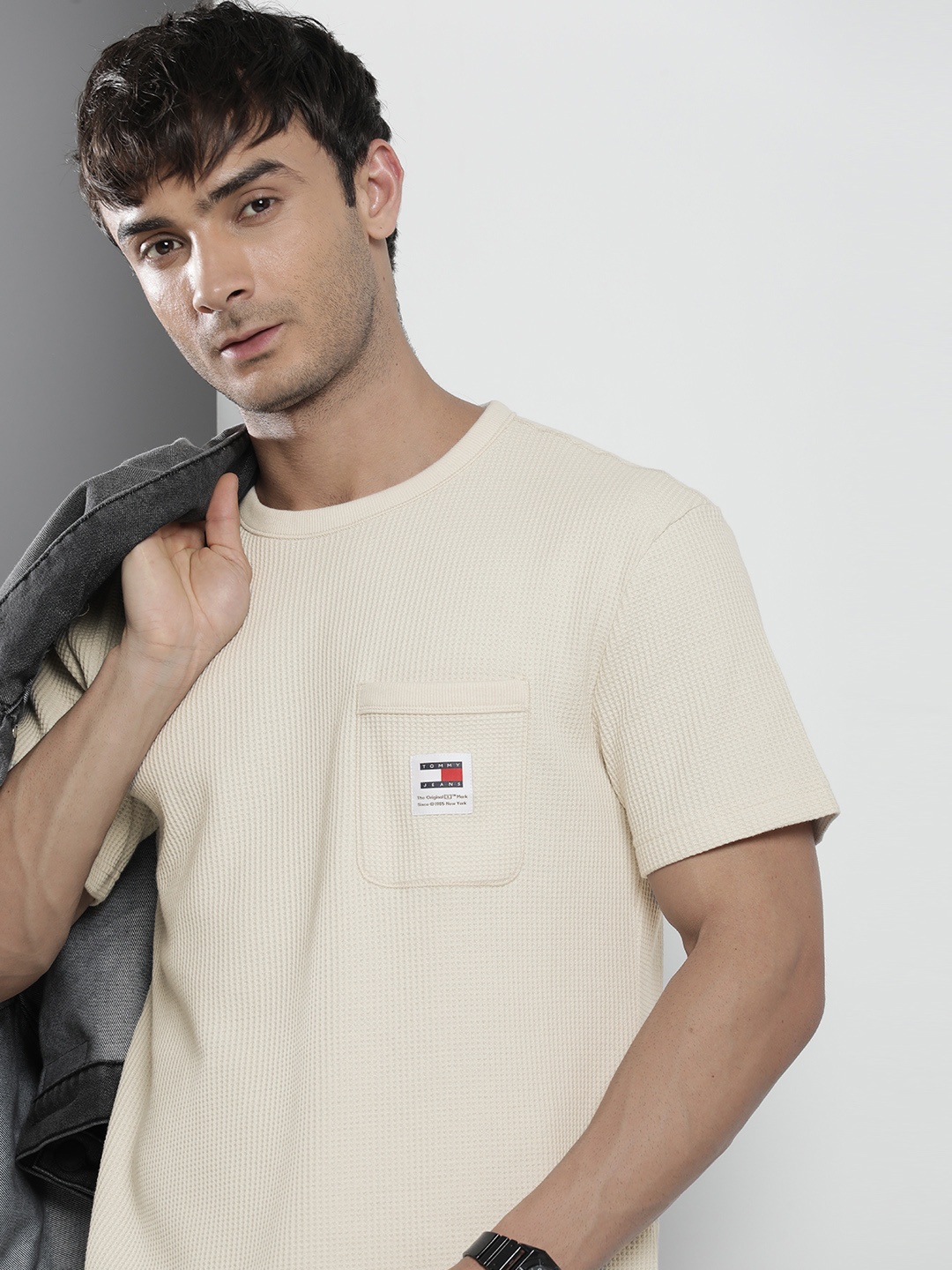 

Tommy Hilfiger Self-Design Pocket T-shirt, Beige