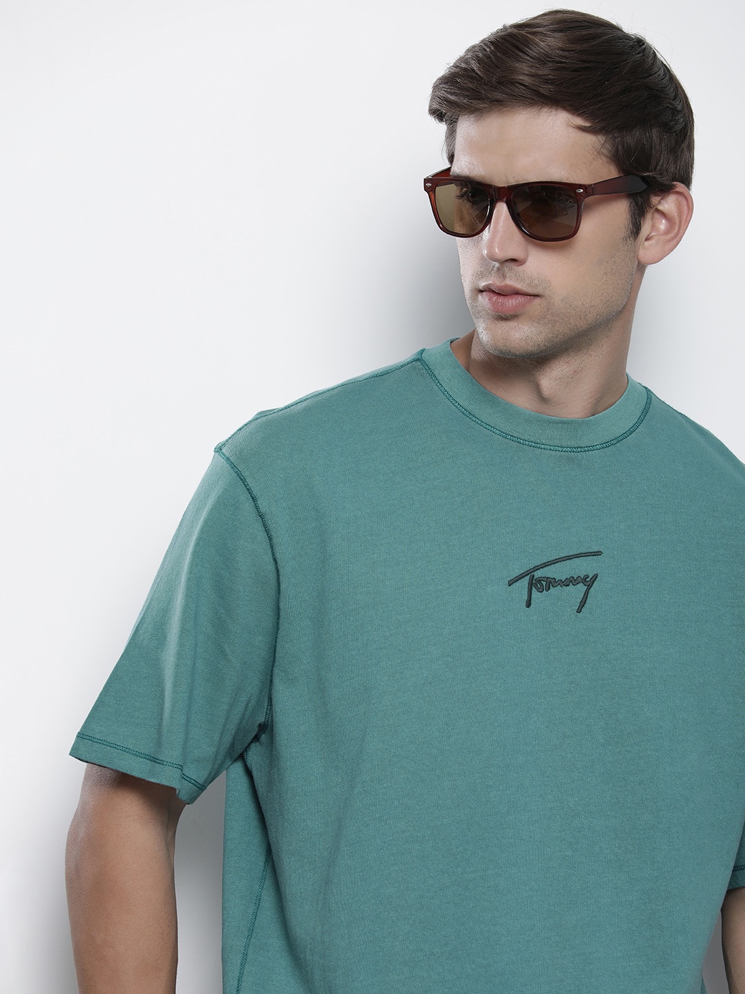 

Tommy Hilfiger Men Pure Cotton Oversized T-shirt, Green