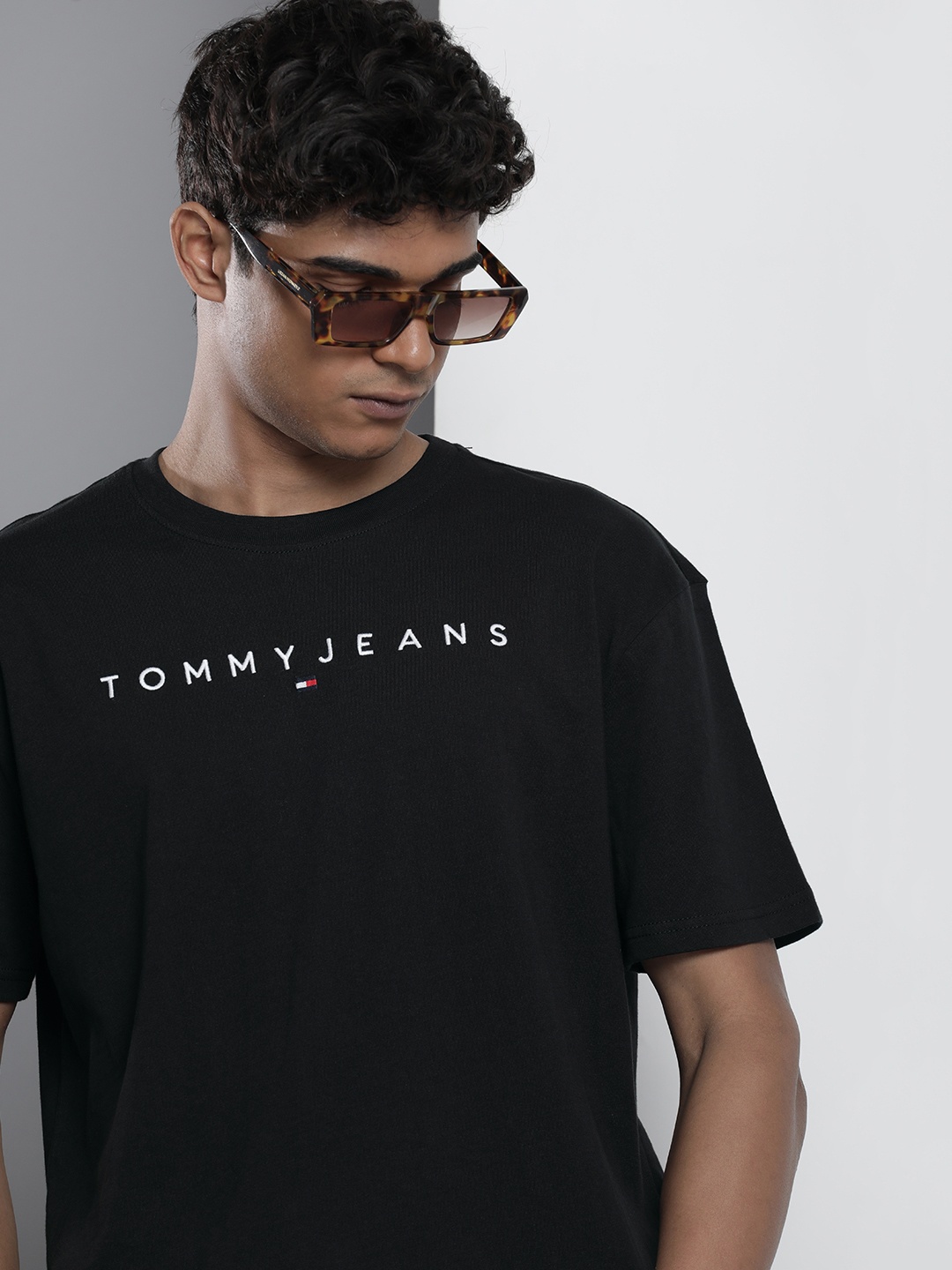 

Tommy Hilfiger Brand Logo Embroidered Pure Cotton T-shirt, Black