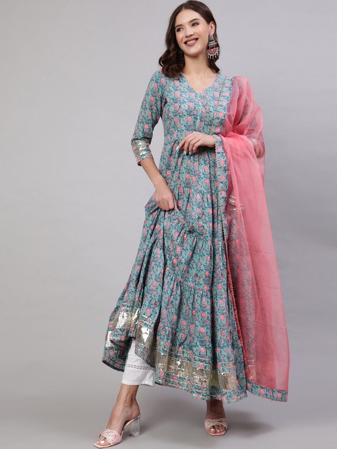 

GLAM ROOTS Women Floral Tiering Anarkali Kurta, Green
