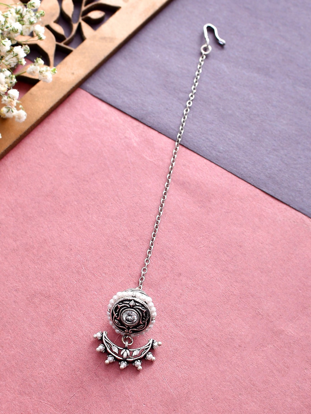 

Voylla Silver-Plated Faux Kundan Studded & Beaded Maang Tika