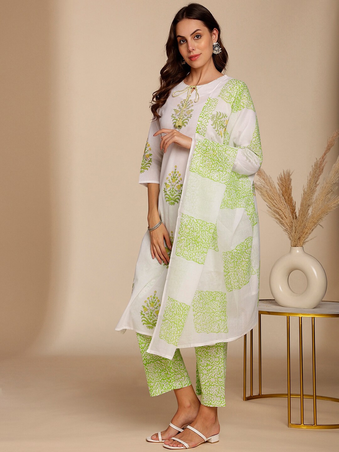 

Anouk Floral Printed Pure Cotton Kurta & Trousers With Dupatta, White