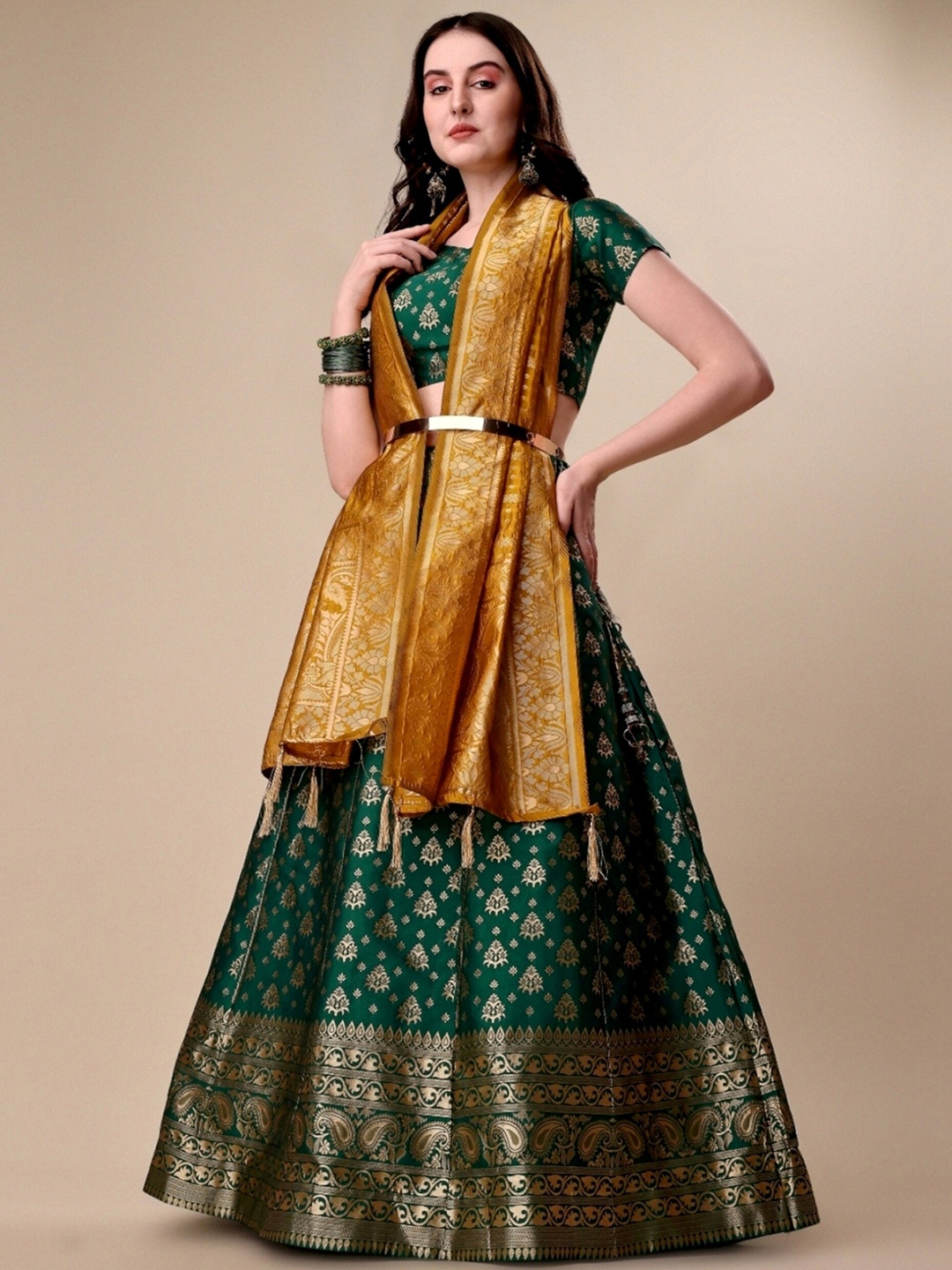 

Momina Fashion Semi-Stitched Lehenga & Unstitched Blouse With Dupatta, Green