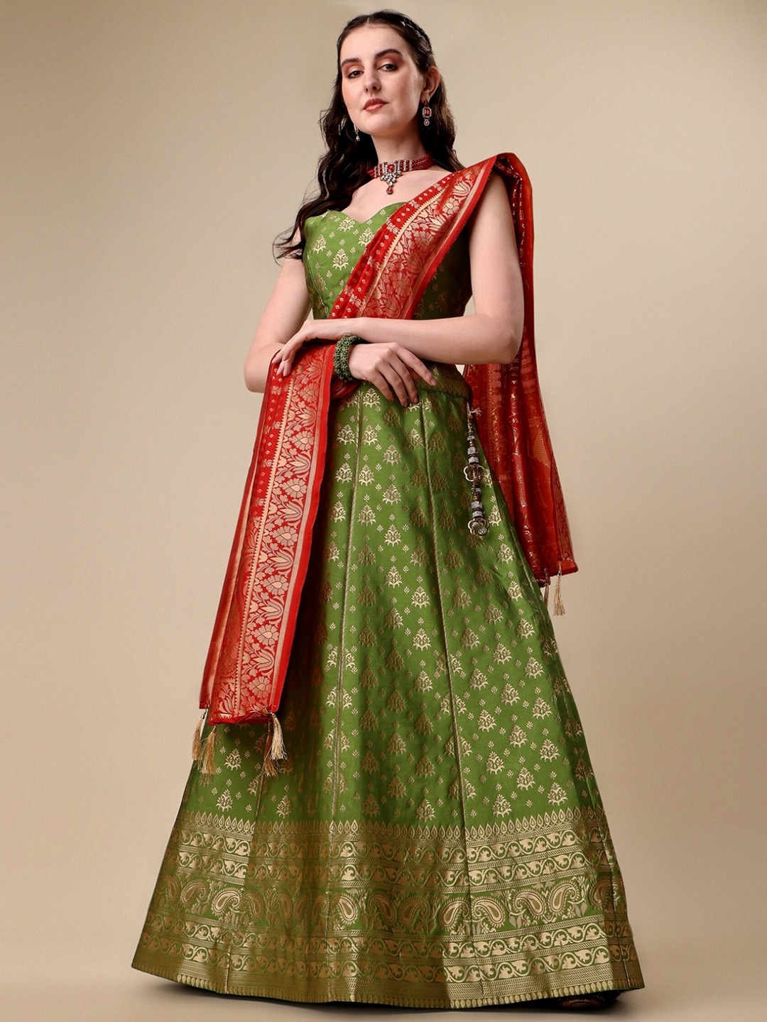 

Momina Fashion Ready to Wear Lehenga & Unstitched Blouse With Dupatta, Olive