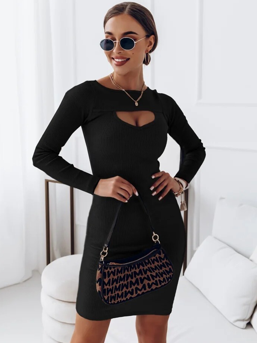 

Stylecast X KPOP Black Round Neck Bodycon Dress