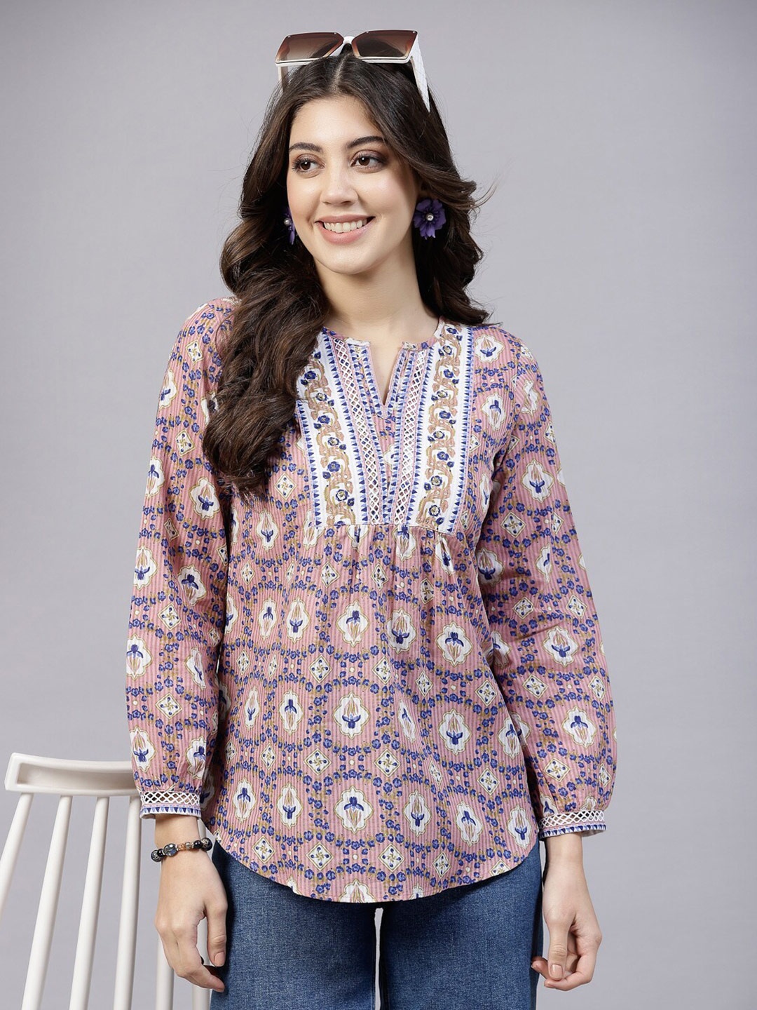 

QOMN Floral Printed Round Neck Cuffed Sleeves Cotton Regular Top, Pink