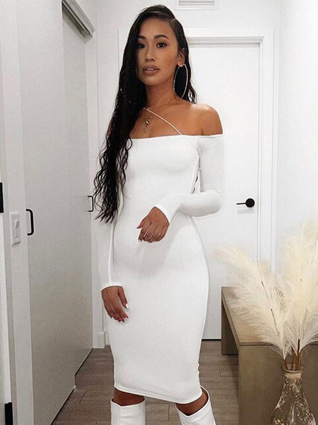 

StyleCast White Off-Shoulder Bodycon Dress