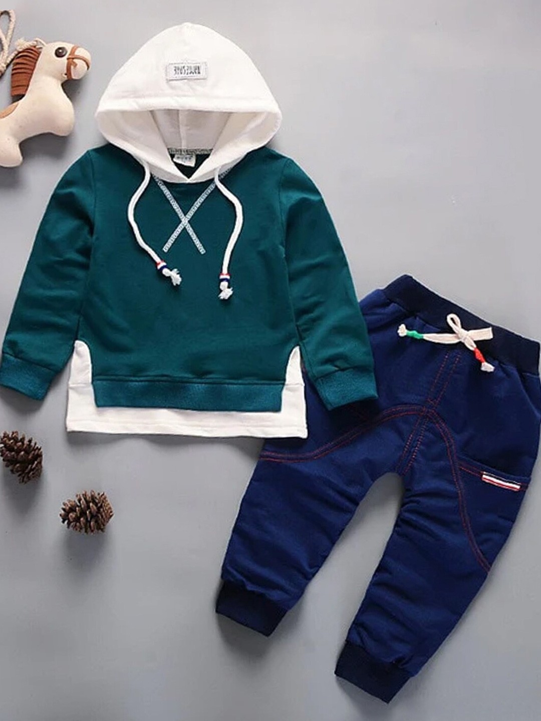 

Bold N Elegant Kids Hooded Pure Cotton Clothing Set, Green
