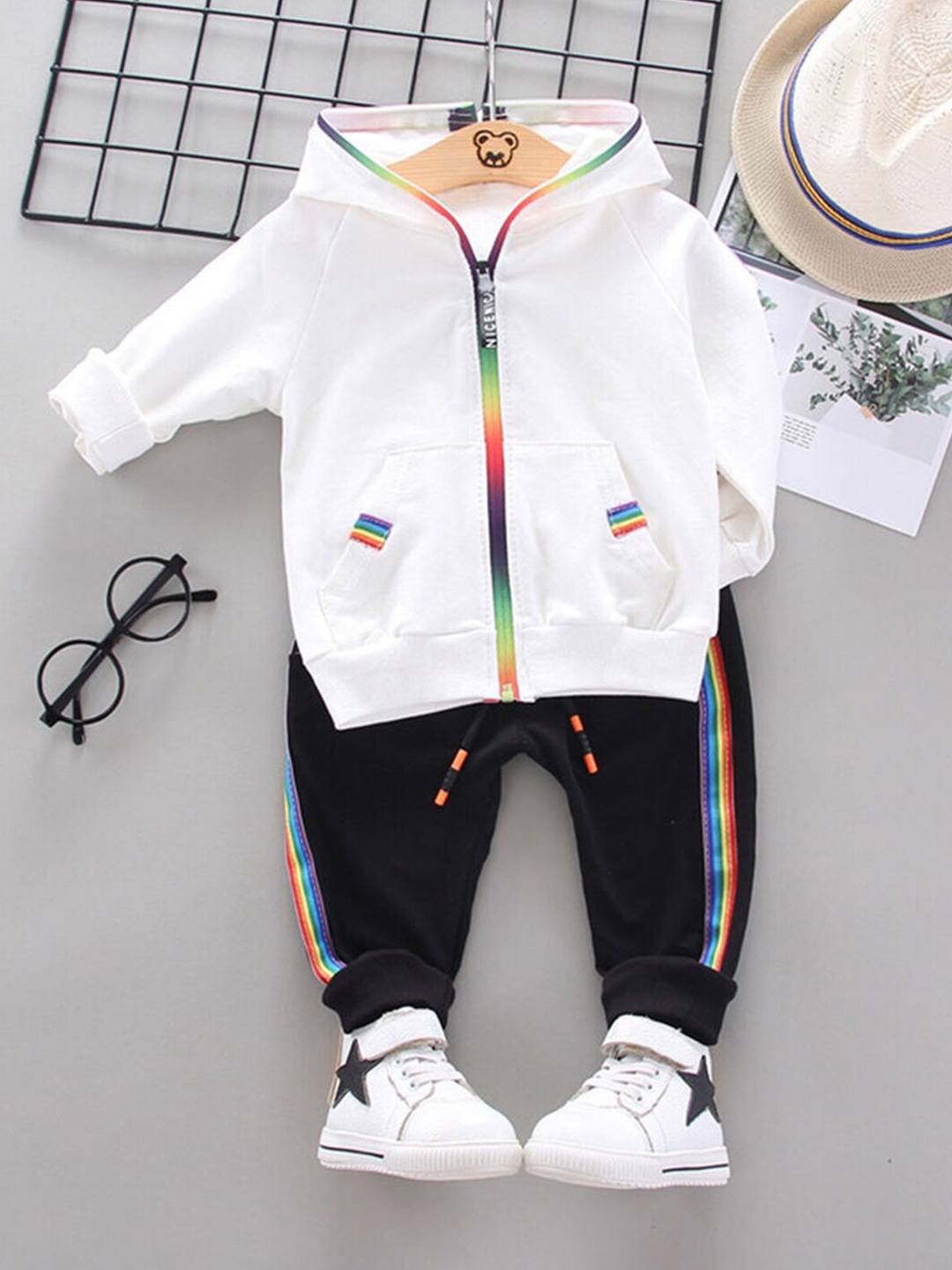 

Bold N Elegant Kids Hooded Pure Cotton Sweatshirts with Pyjamas, White