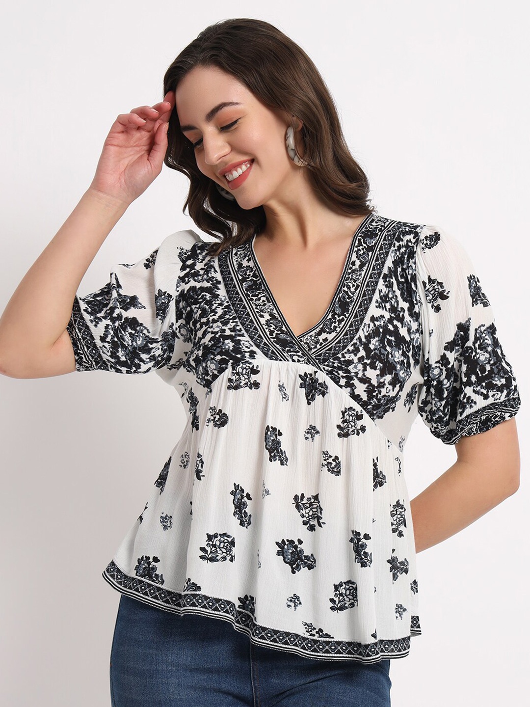 

VELDRESS Floral Print Round Neck Short Sleeves Fit & Flare Dress, White