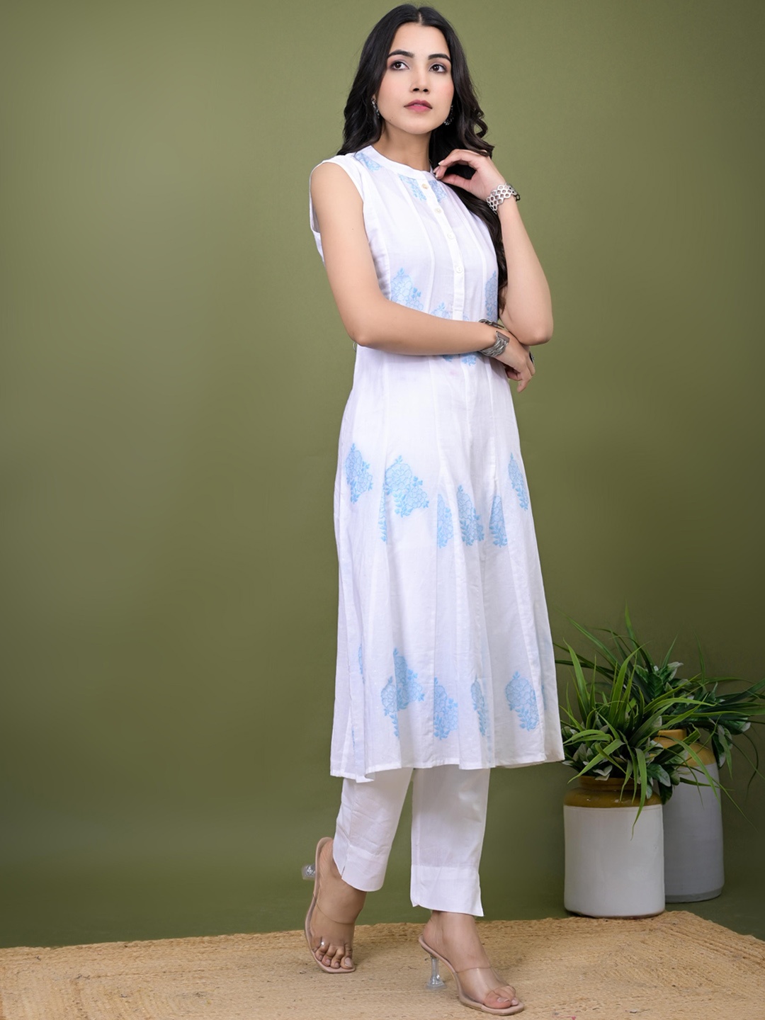 

Ramas Floral Printed Mandarin Collar Sleeveless Thread Work A-line Kurta, White