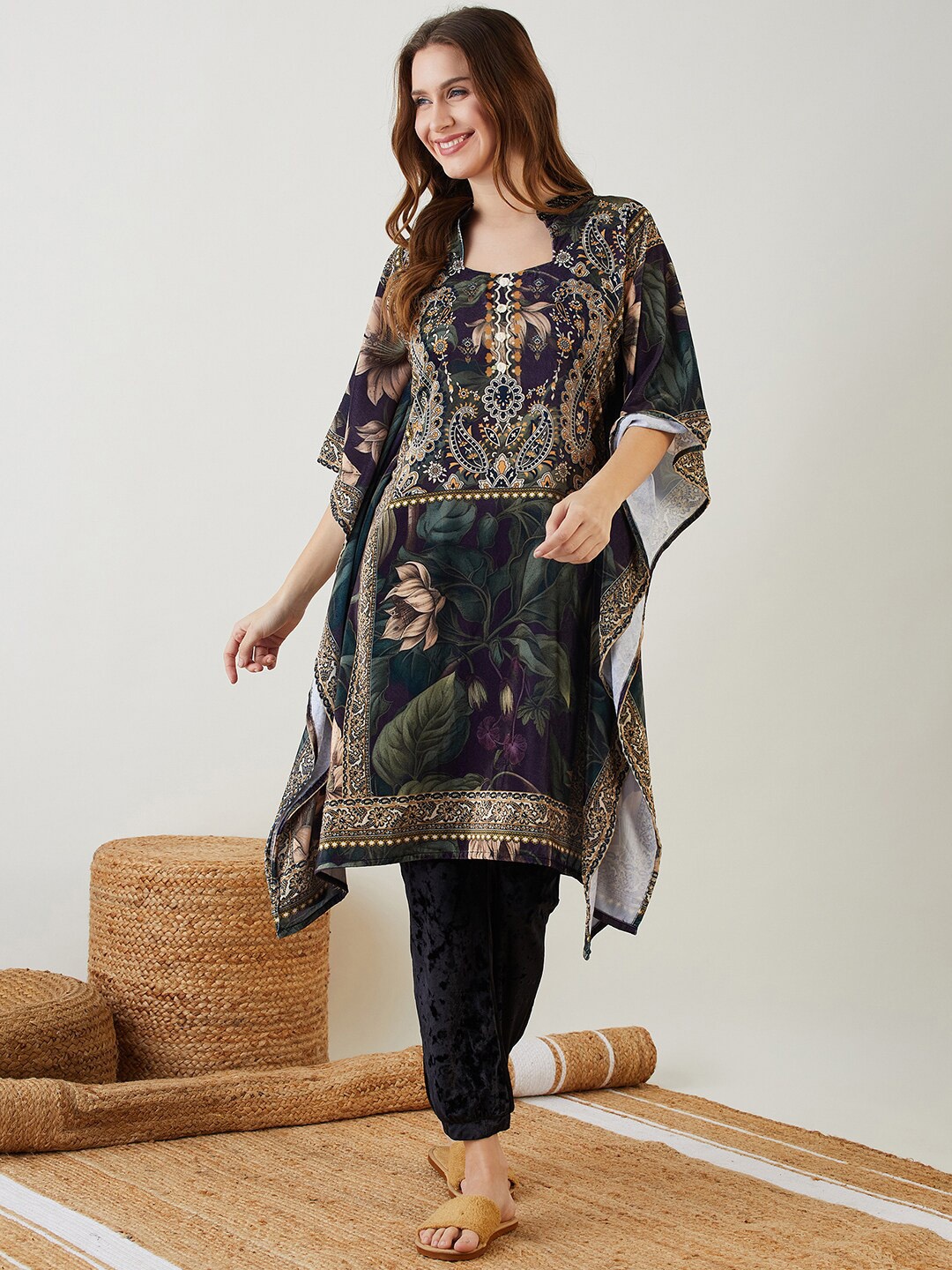 

The Kaftan Company Floral Printed Night suit, Black