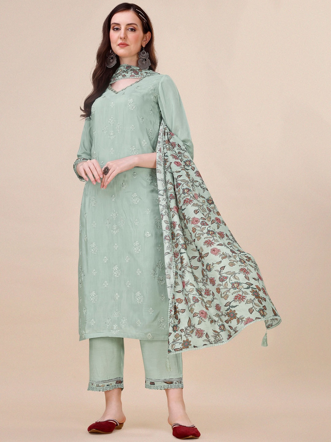 

Seerat Floral Embroidered Notched Neck Pure Silk Kurta With Trouser & Dupatta, Green