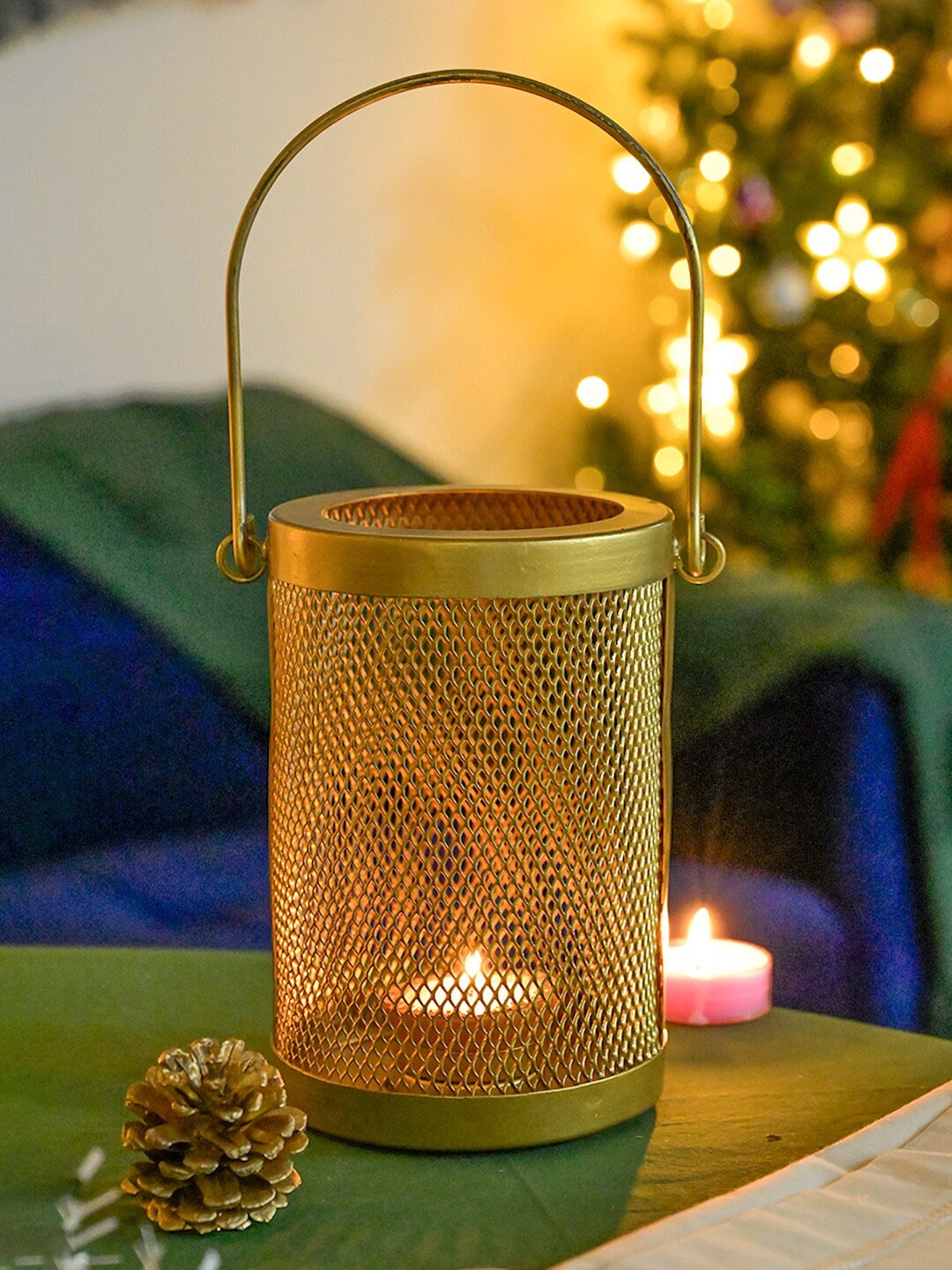 

MARKET99 Gold Toned Textured Lantern Candle Holder