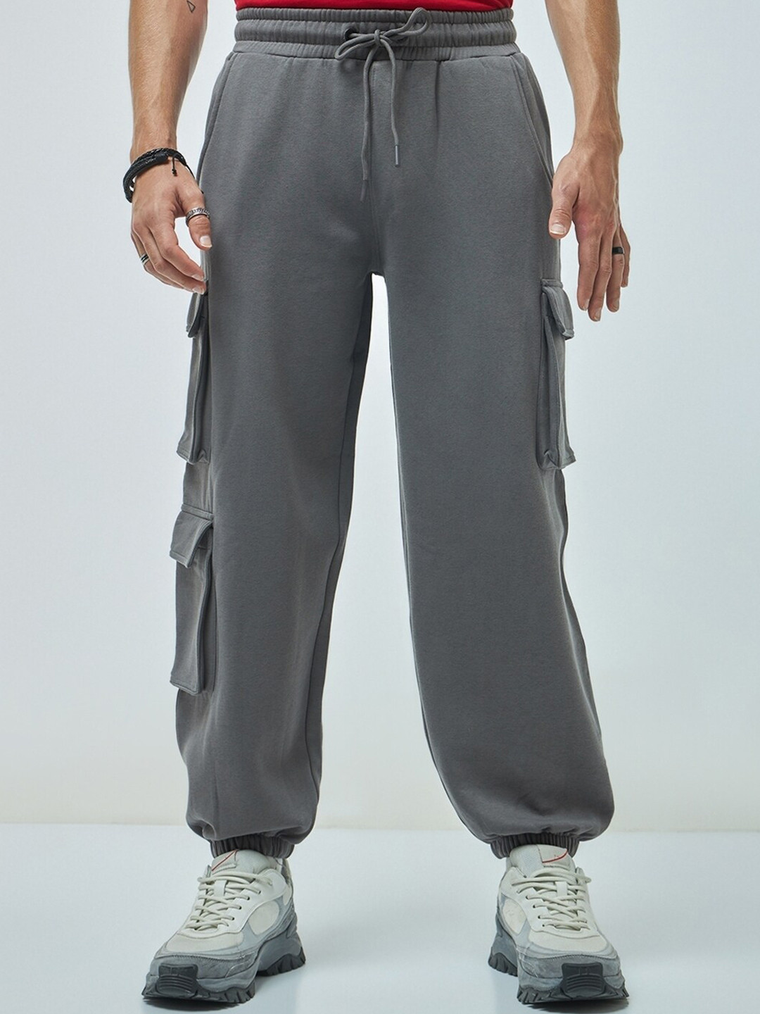 

Bewakoof Heavy Duty 1.0 Men Super Loose Fit Cargo Joggers, Grey