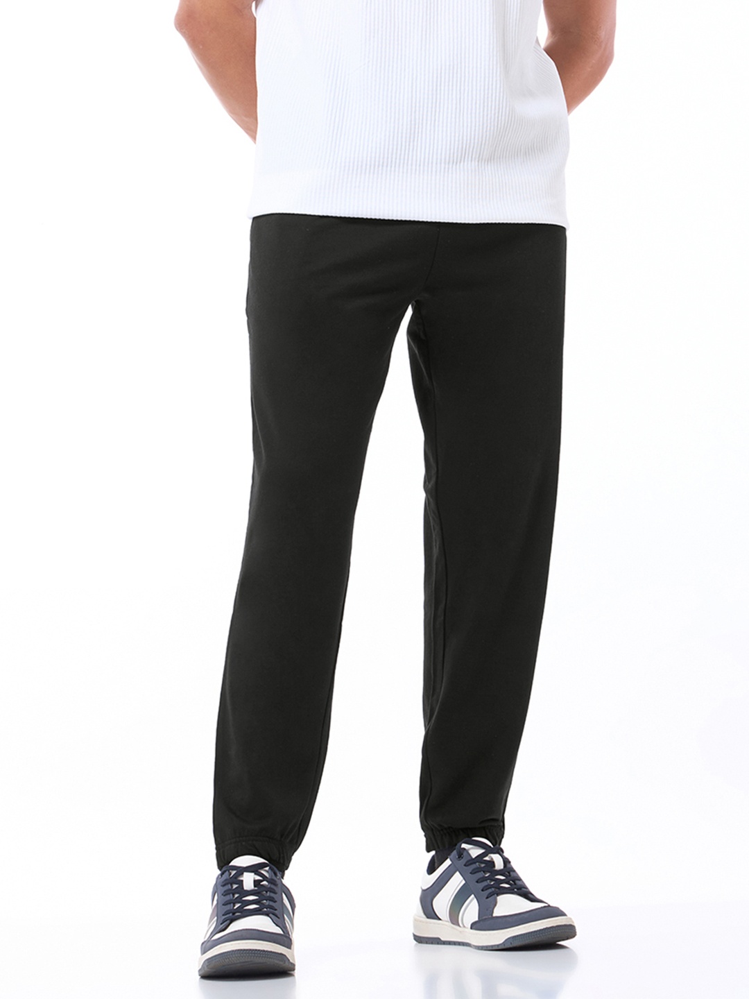 

Bewakoof Air 1.0 Men Oversized Joggers, Black