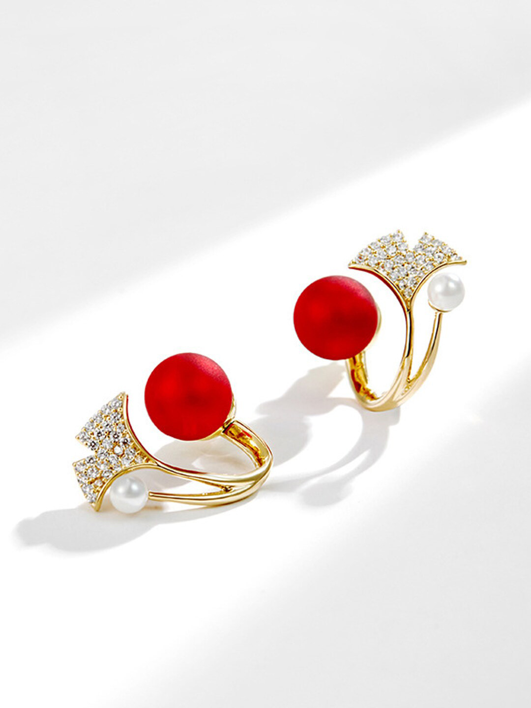 

VAGHBHATT Gold-Plated Studded & Beaded Studs