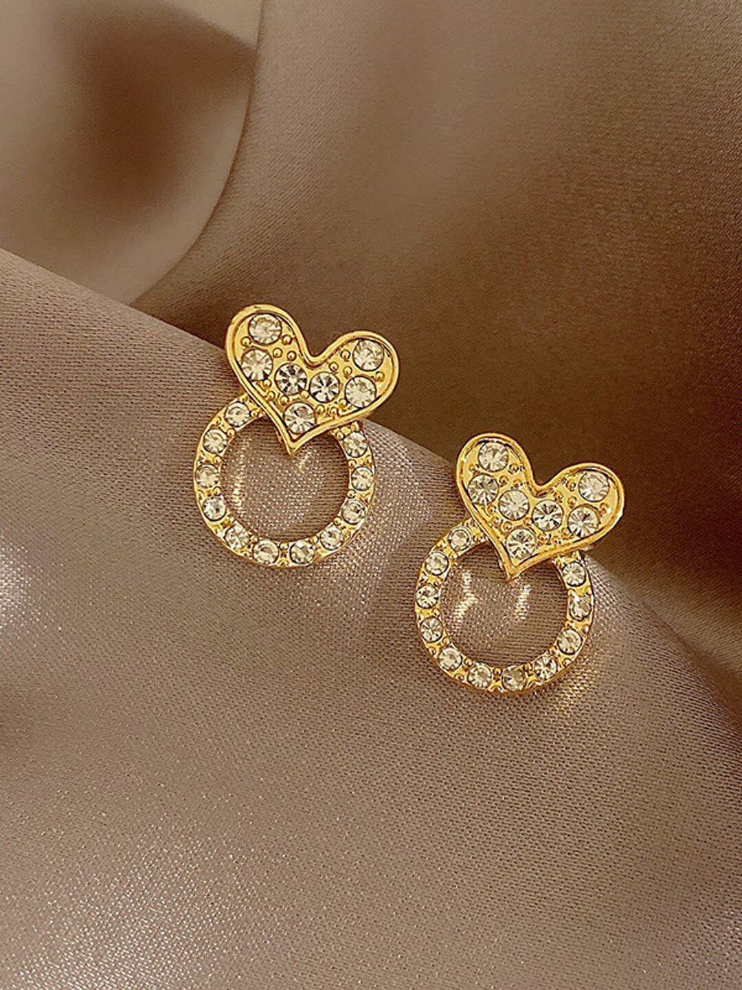 

FIMBUL Gold-Plated Stone-Studded Heart Shaped Studs Earrings