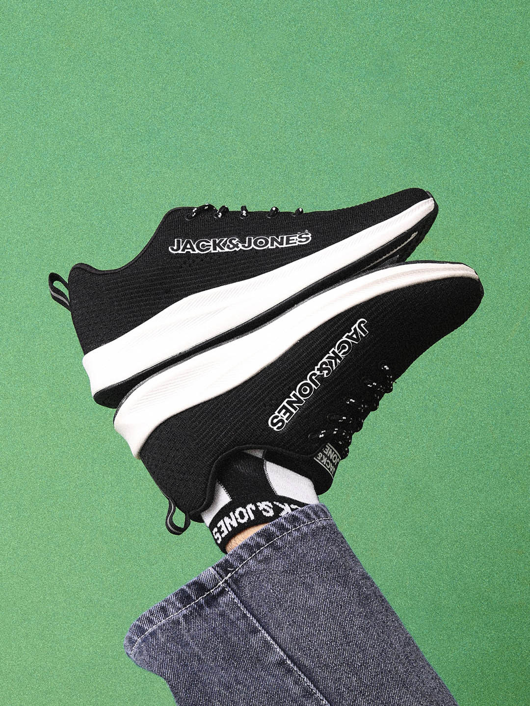 

Jack & Jones Men Perforations Sneakers, Black