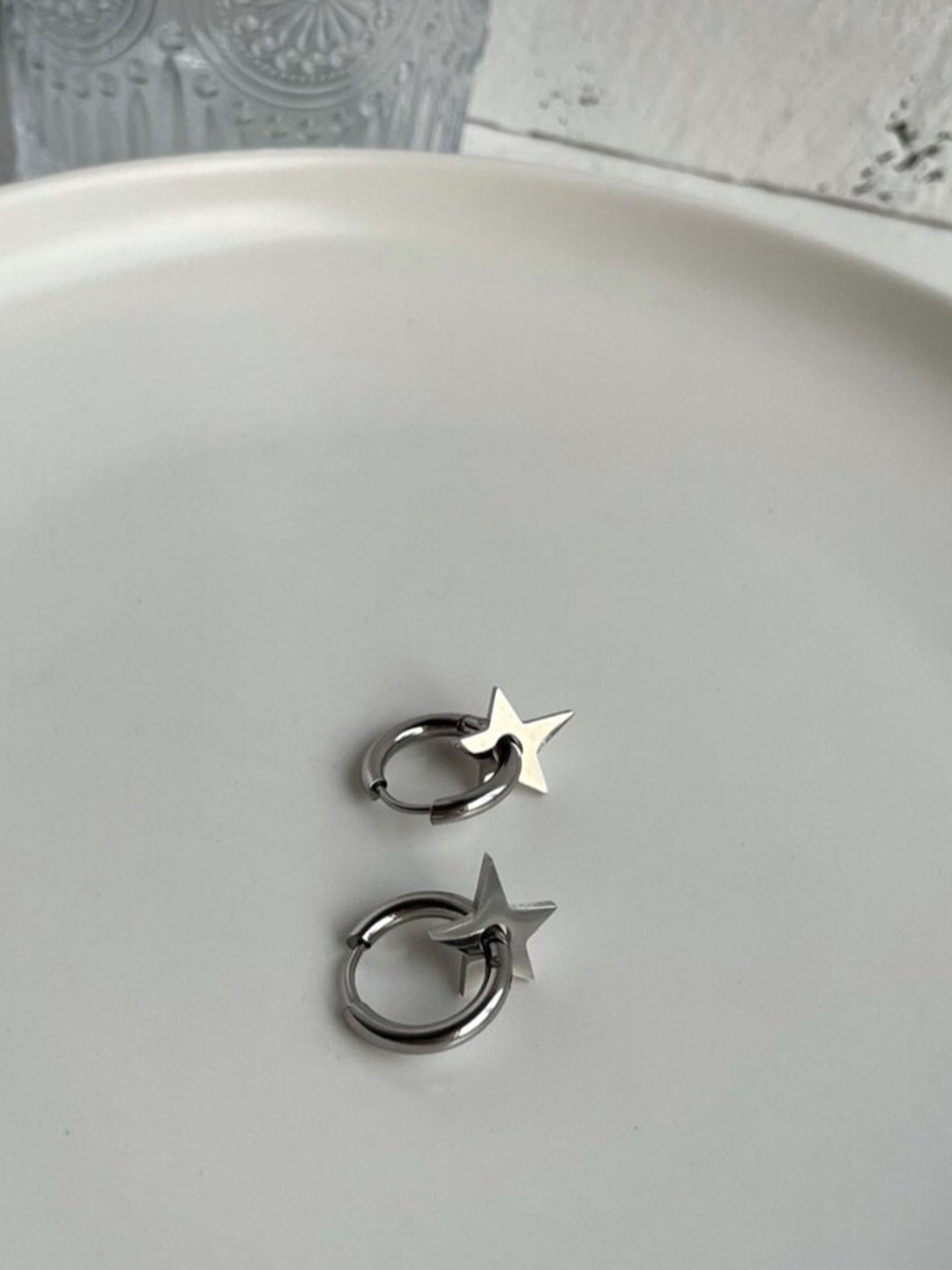 

The Roadster Lifestyle Co. Men Silver Toned Twilight Starfield Earrings