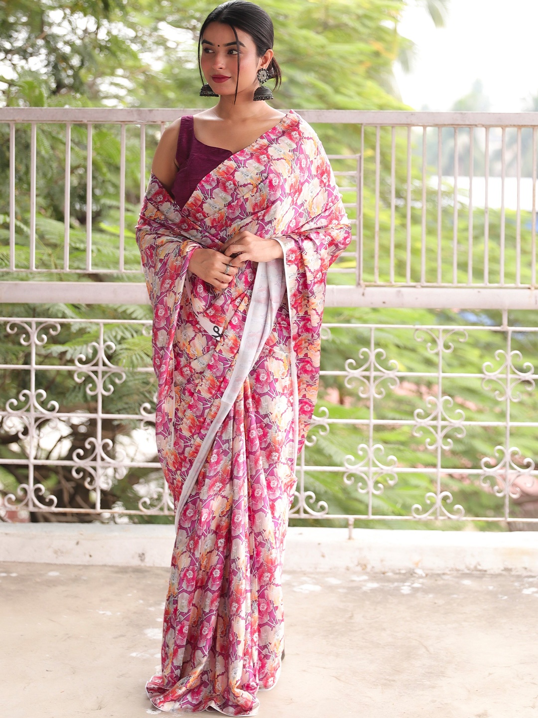 

VEECHIS Floral Printed Satin Saree, Pink