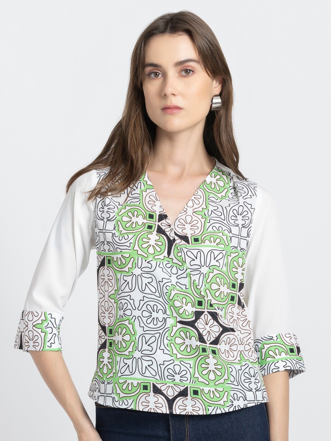 

SHAYE Floral Printed V-Neck Regular Top, White