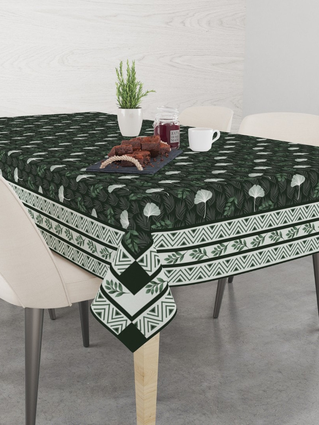 

Astitva Black & Green Floral Printed Pure Cotton 6 Seater Rectangular Table Cover