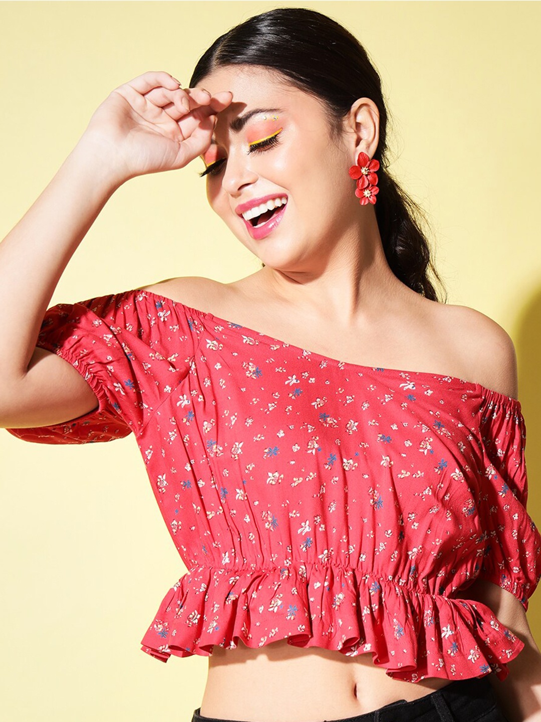 

Trend Arrest Floral Printed Off-Shoulder Puff Sleeves Bardot crop Top, Red
