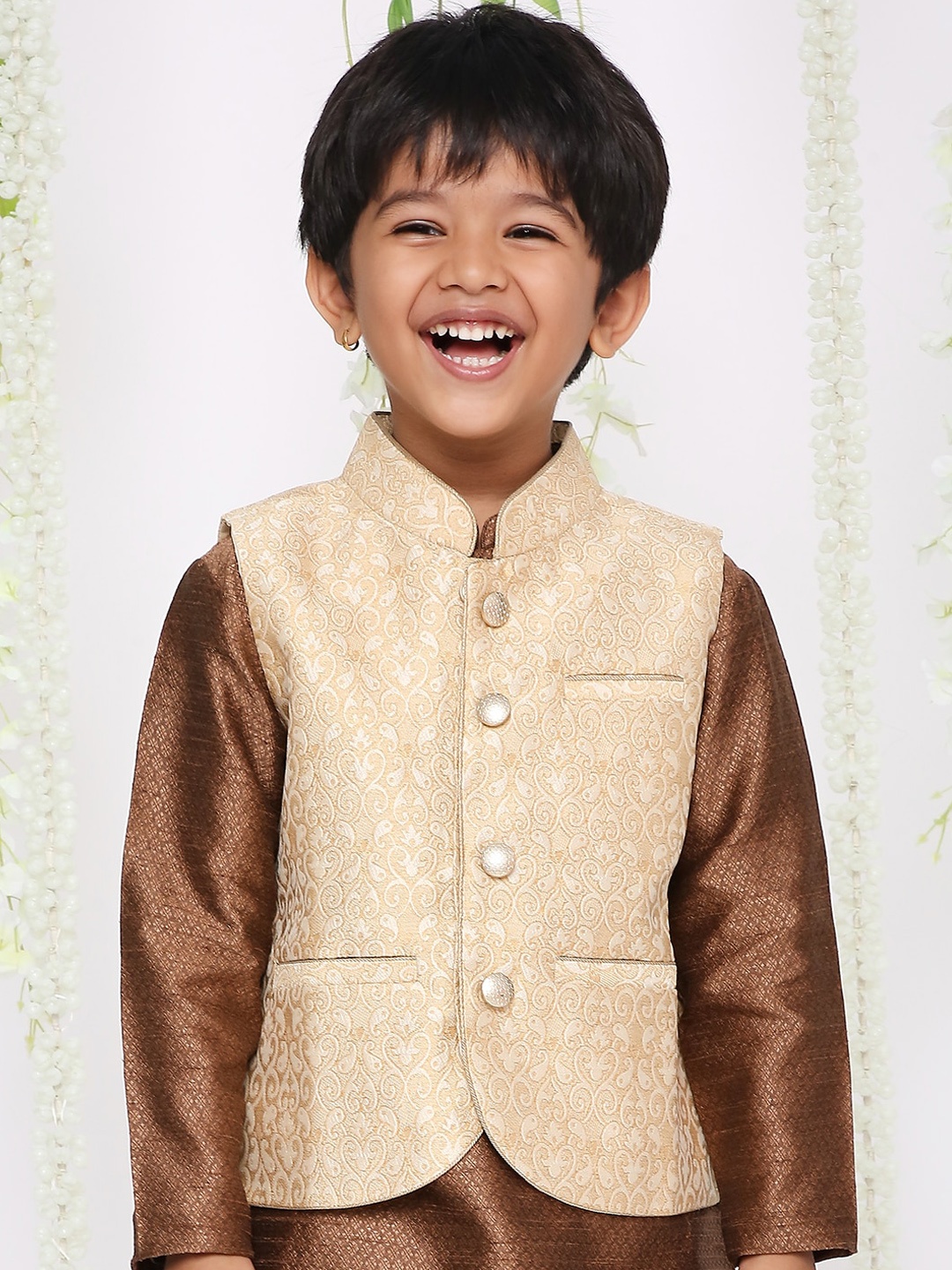 

KID1 Boys Woven Design Lightweight Mandarin Collar Pure Silk Nehru Jacket, Cream