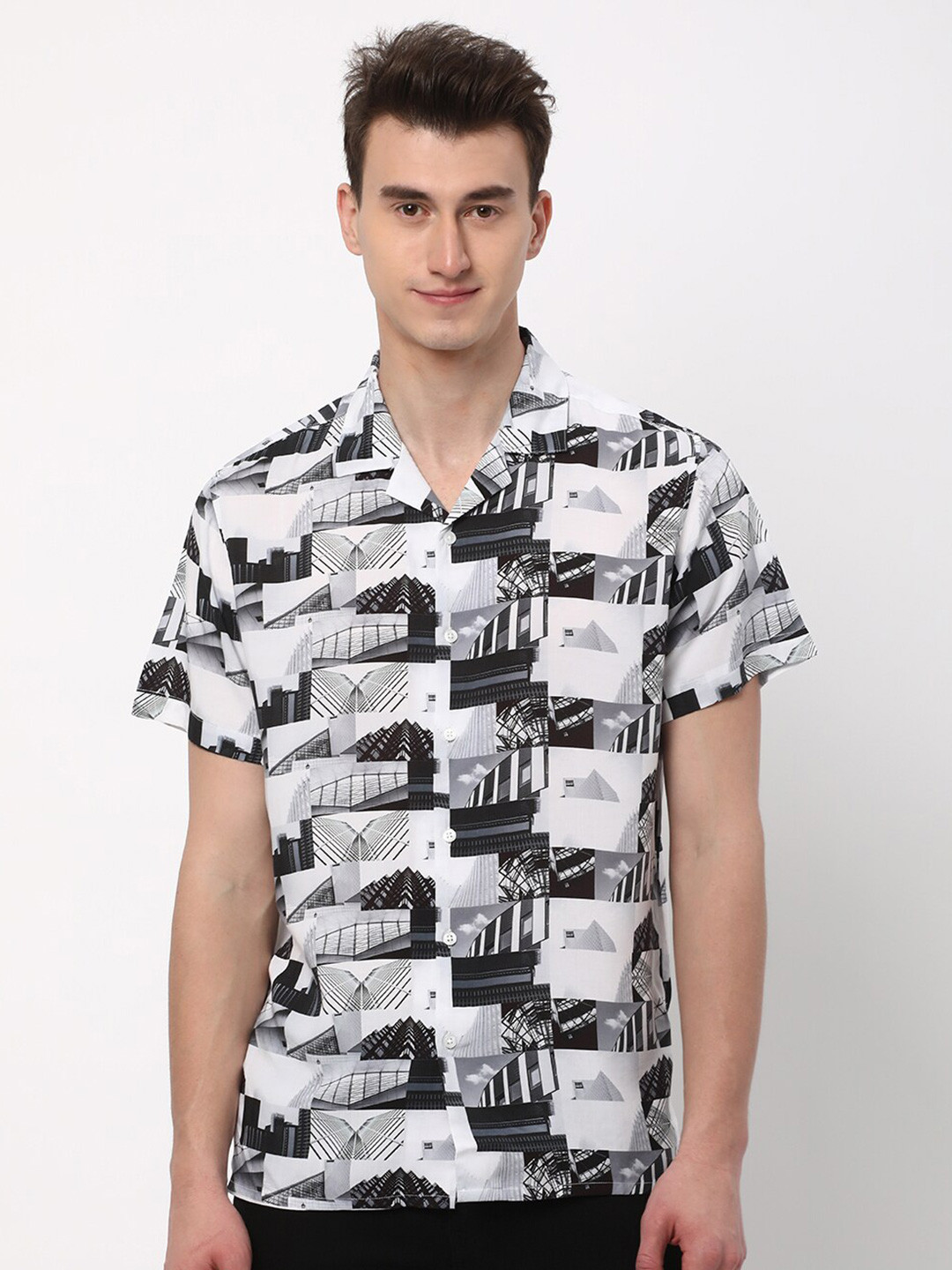 

R&B Conversational Printed Short Sleeves Shirt, White