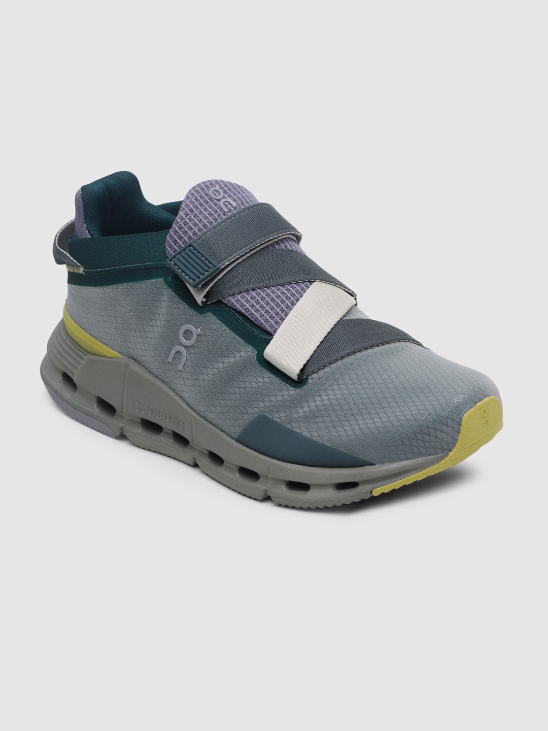 

ON Women Cloudnova Wrap Running Shoes, Green