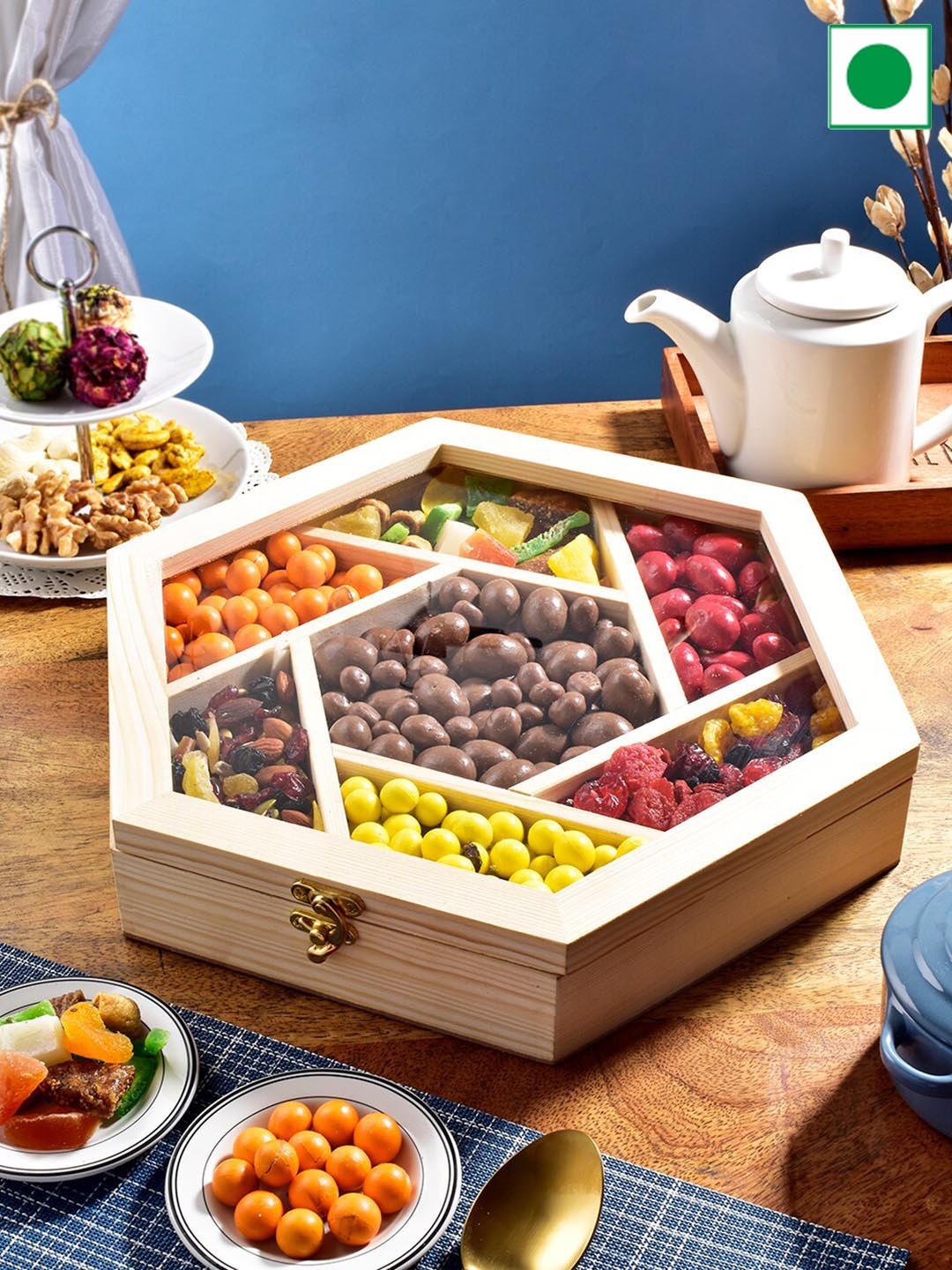

RawFruit Seasons Medley Delight Box 1200 gms, Red