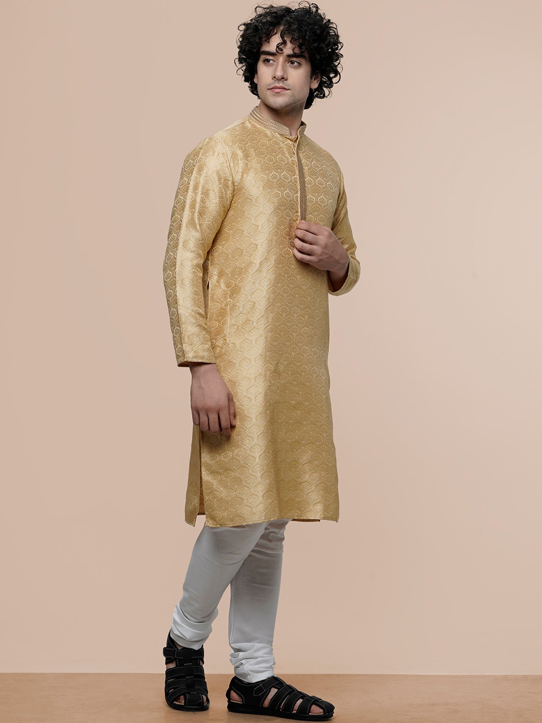 

MAAHI FABS Cotton Printed Floral motifs Kurta, Gold