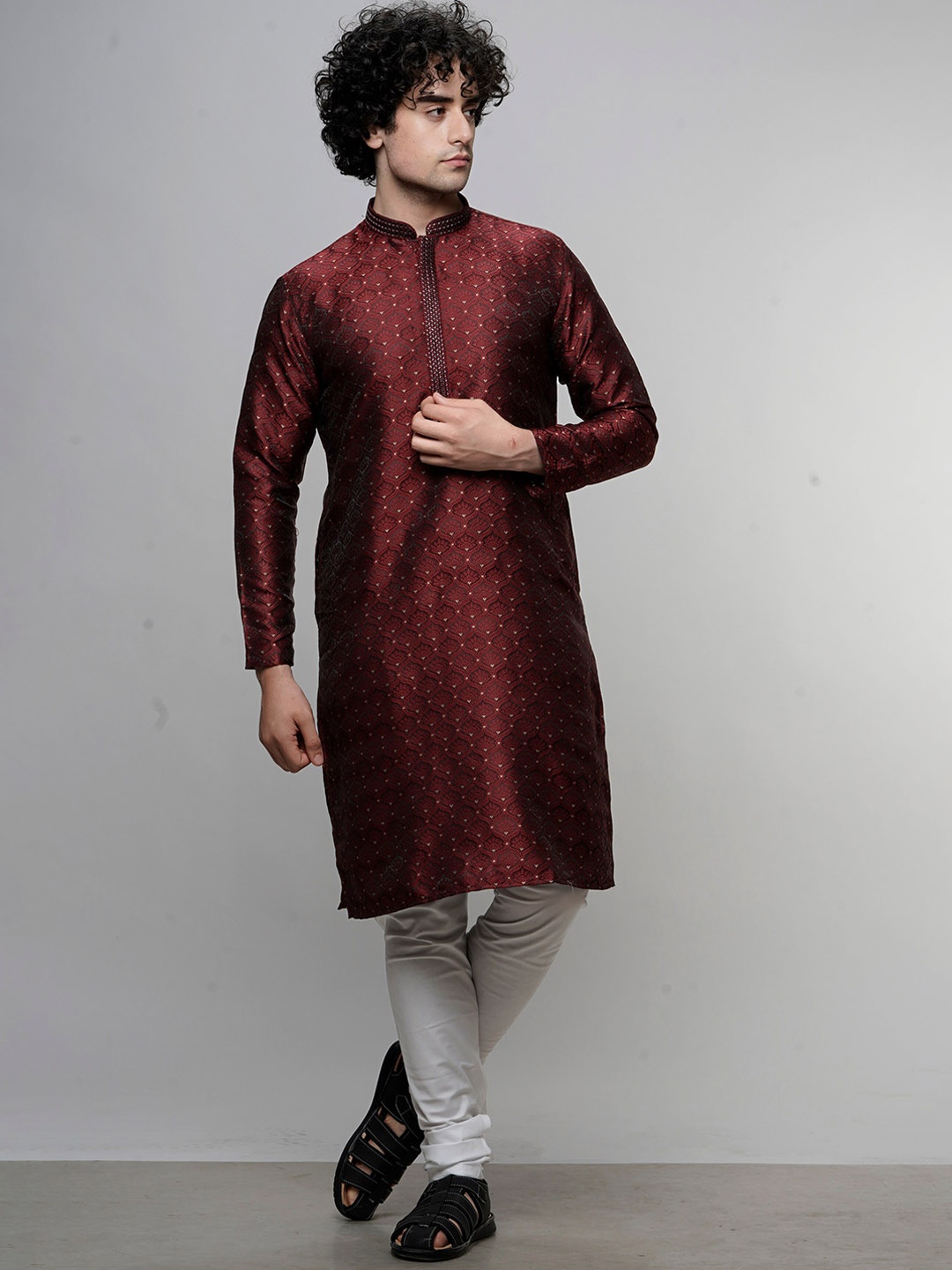 

MAAHI FABS Maroon Cotton Printed Floral motifs Kurta